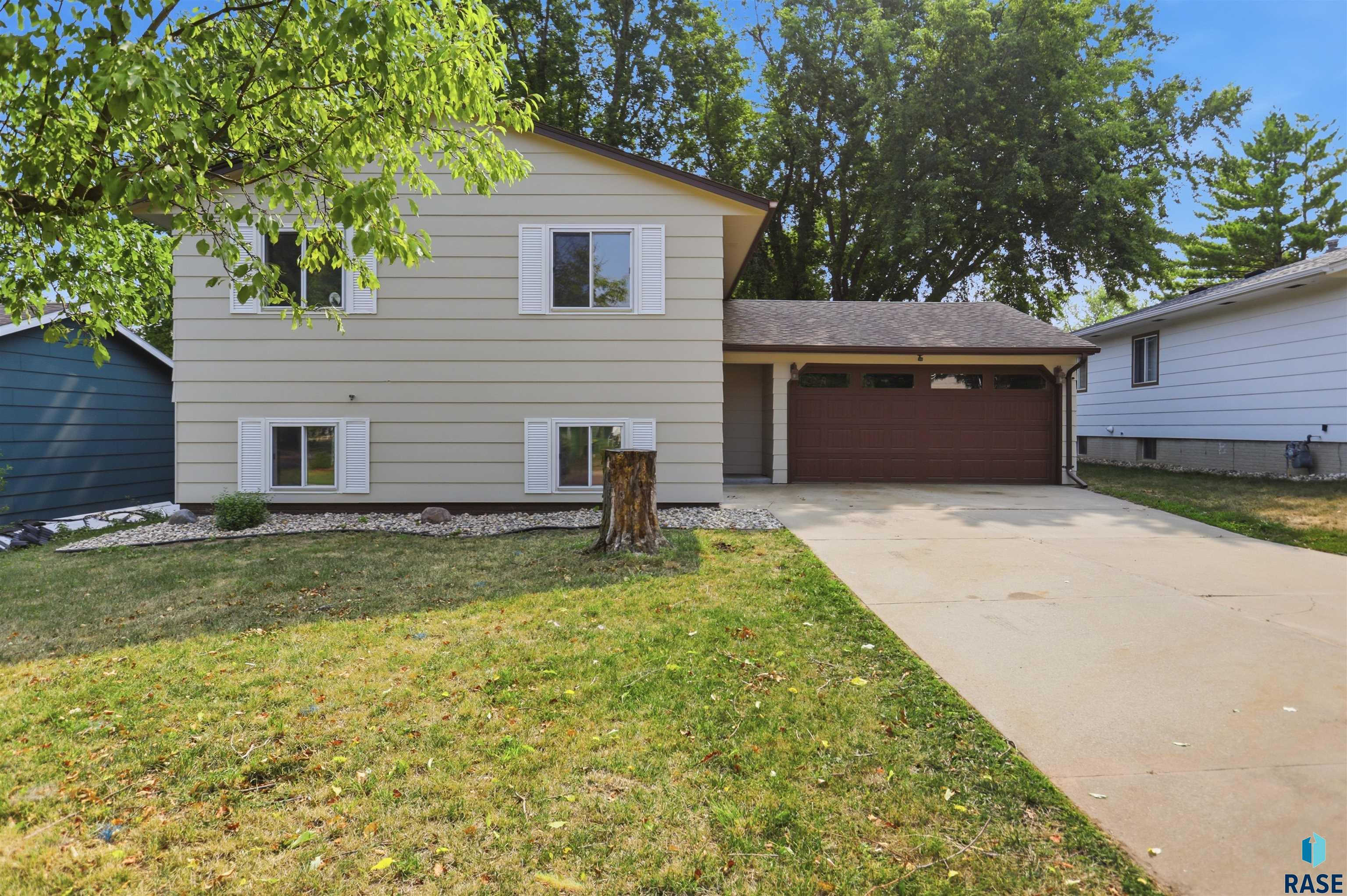 1004 S Clover Ave, Sioux Falls