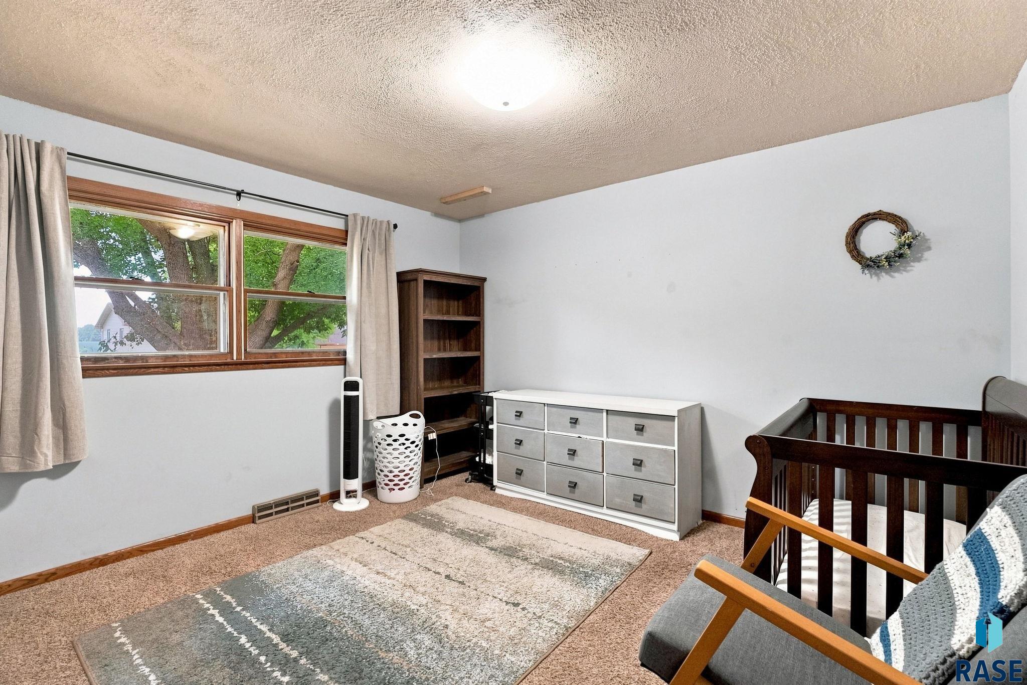 104 5th St, Dell Rapids