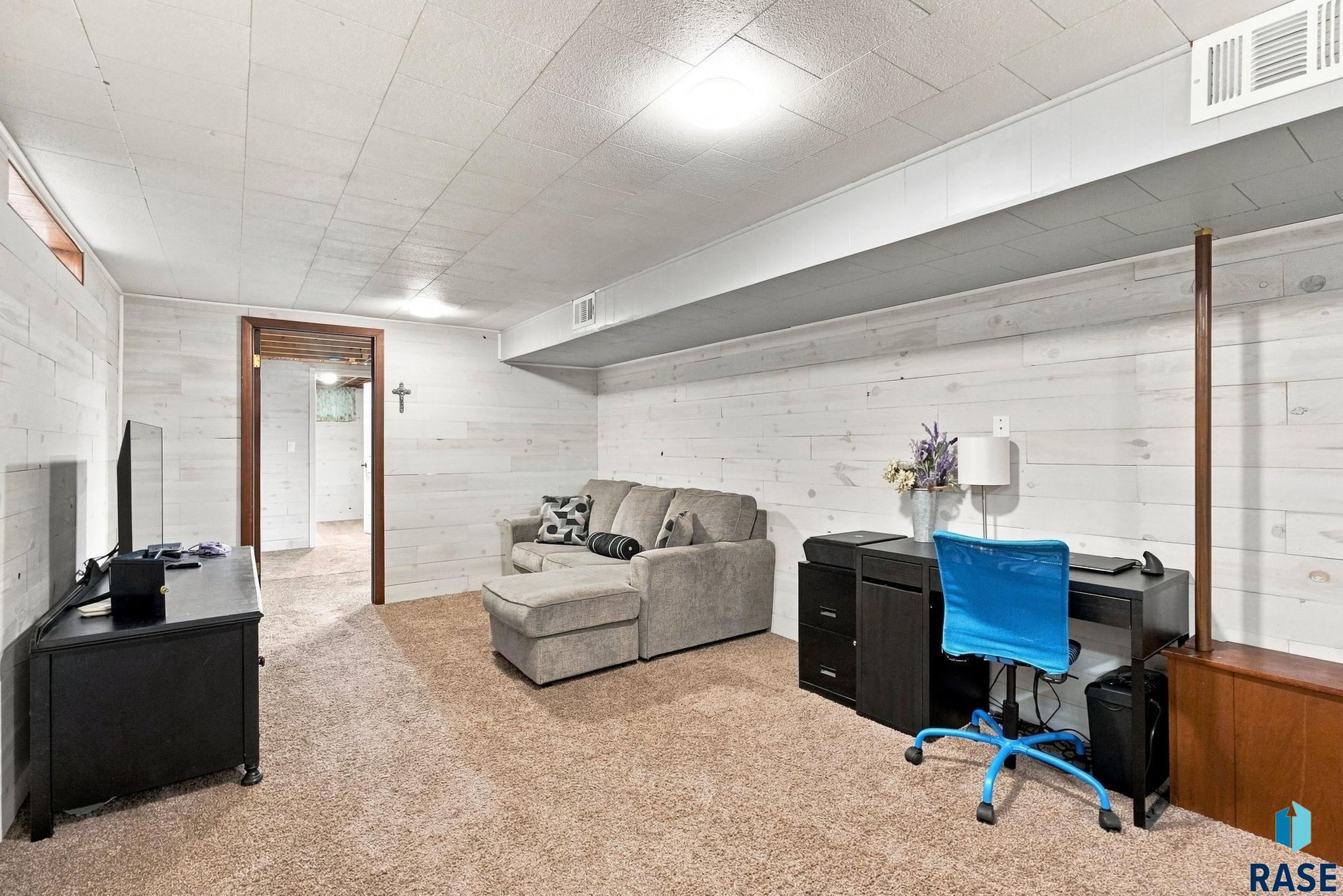 104 5th St, Dell Rapids