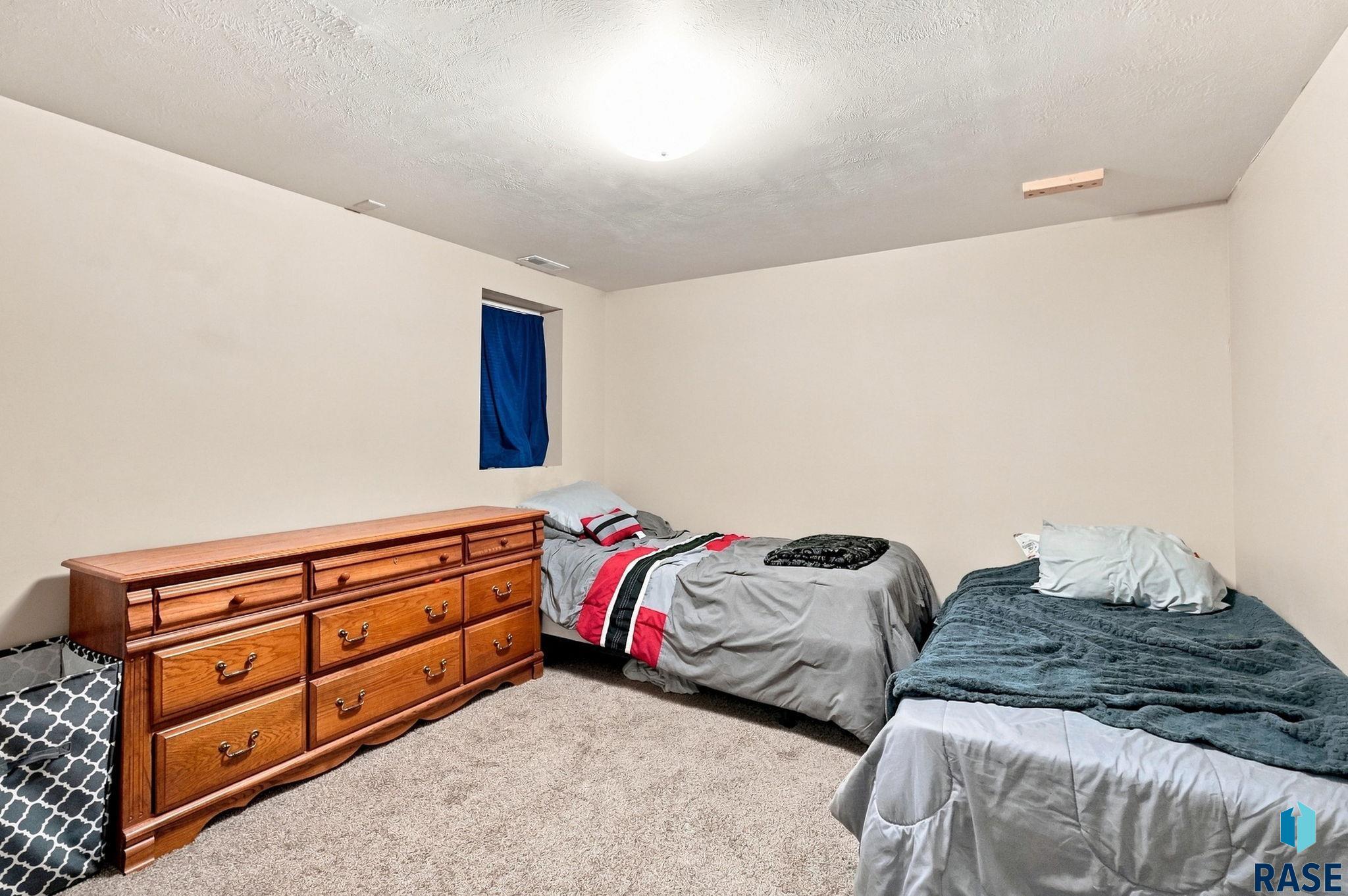 104 5th St, Dell Rapids