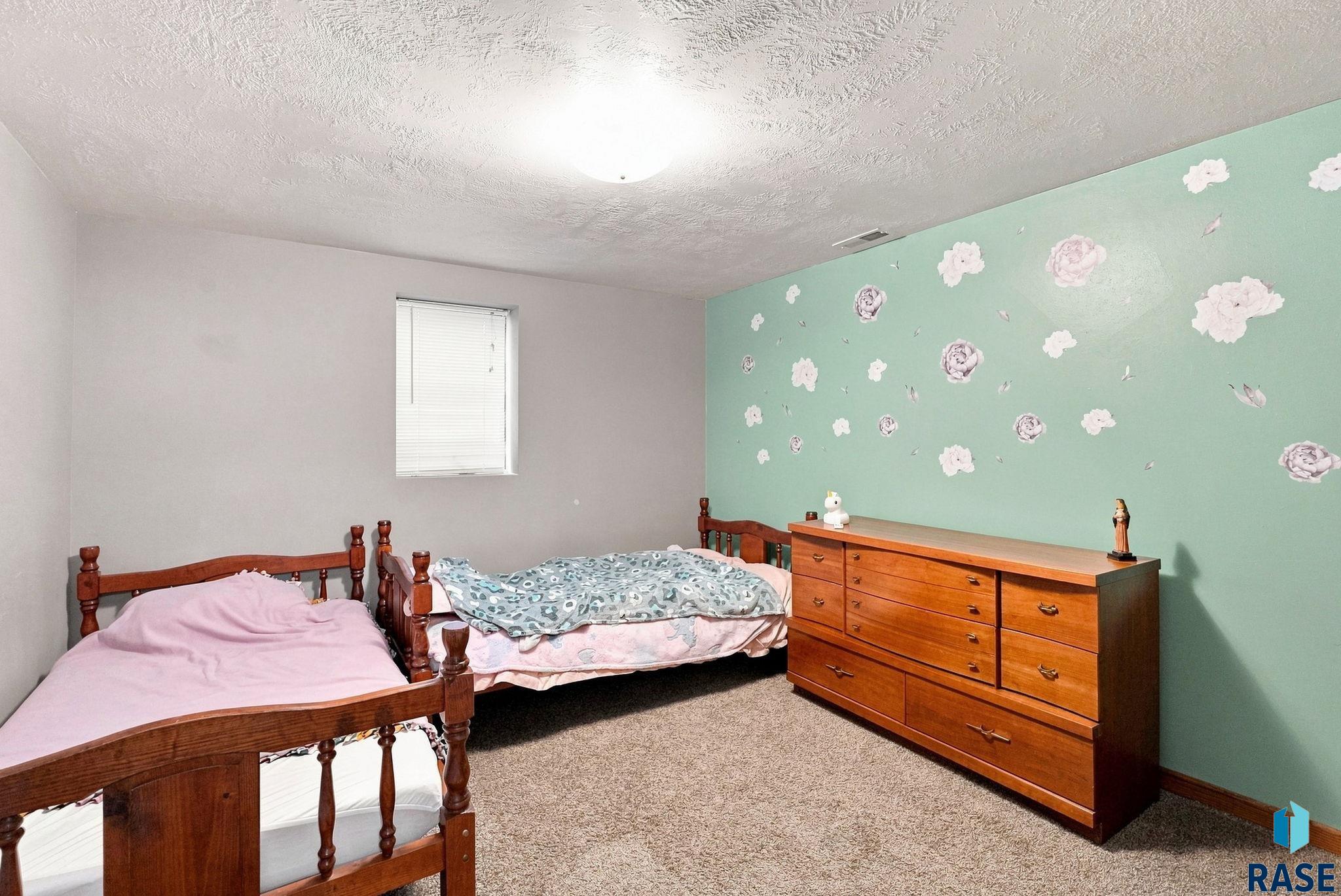 104 5th St, Dell Rapids