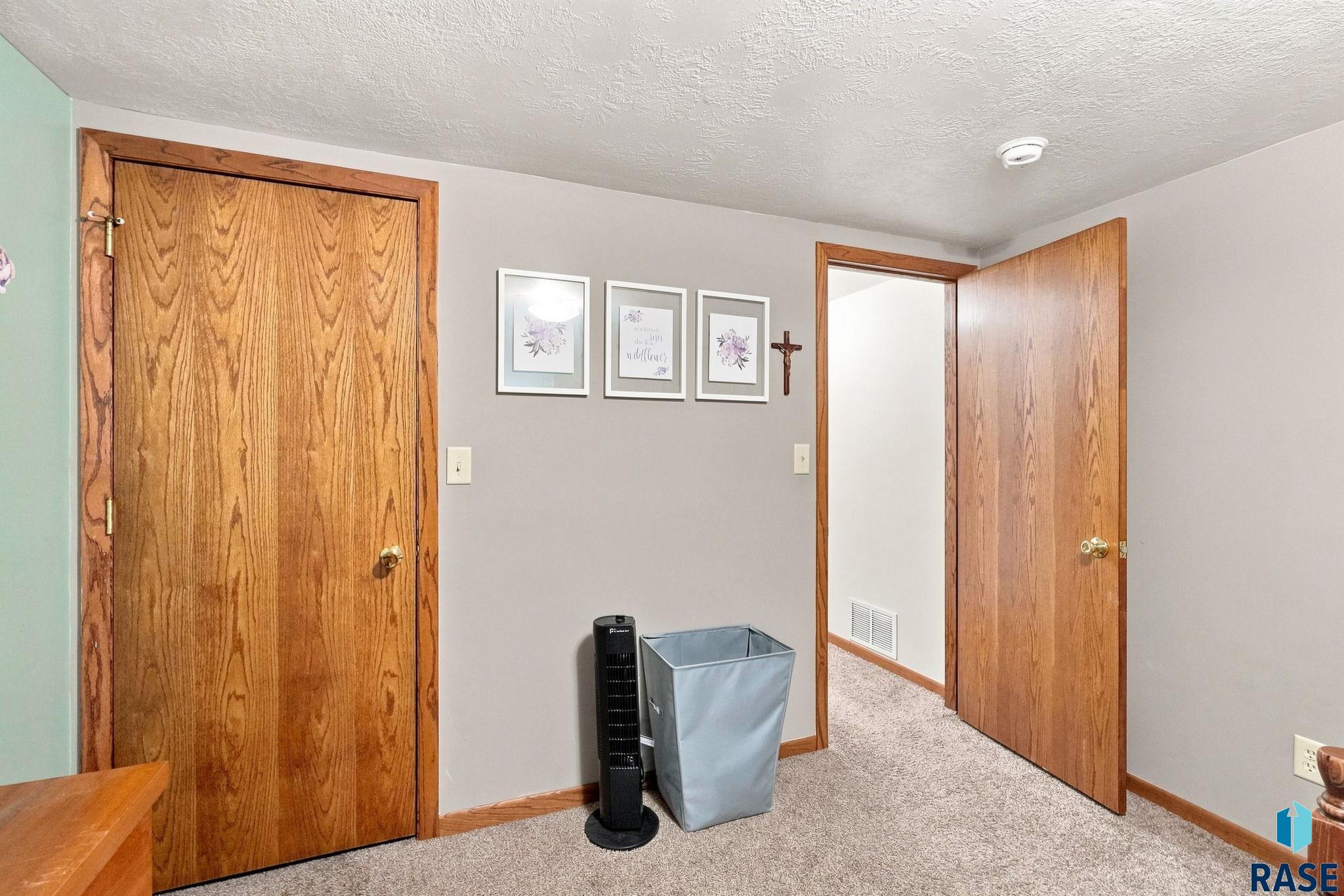 104 5th St, Dell Rapids