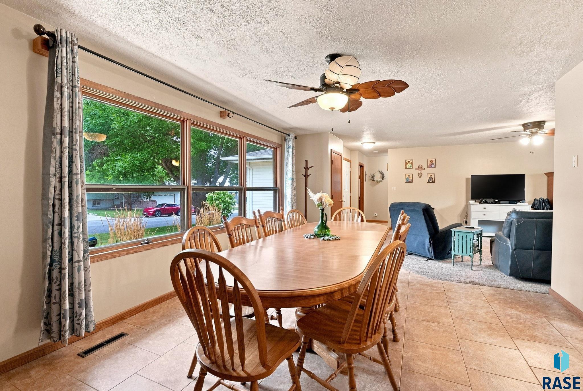 104 5th St, Dell Rapids