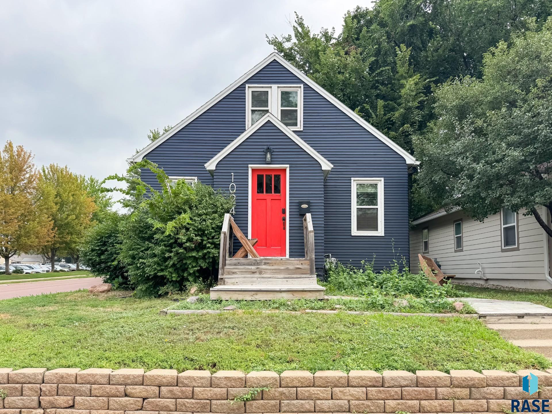 1024 W 17th St