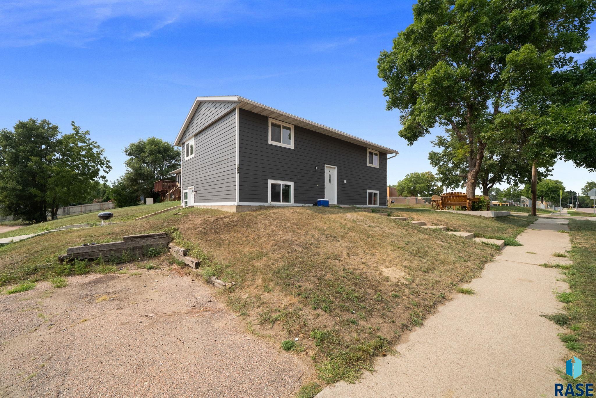 1409 Blauvelt Ave, Sioux Falls