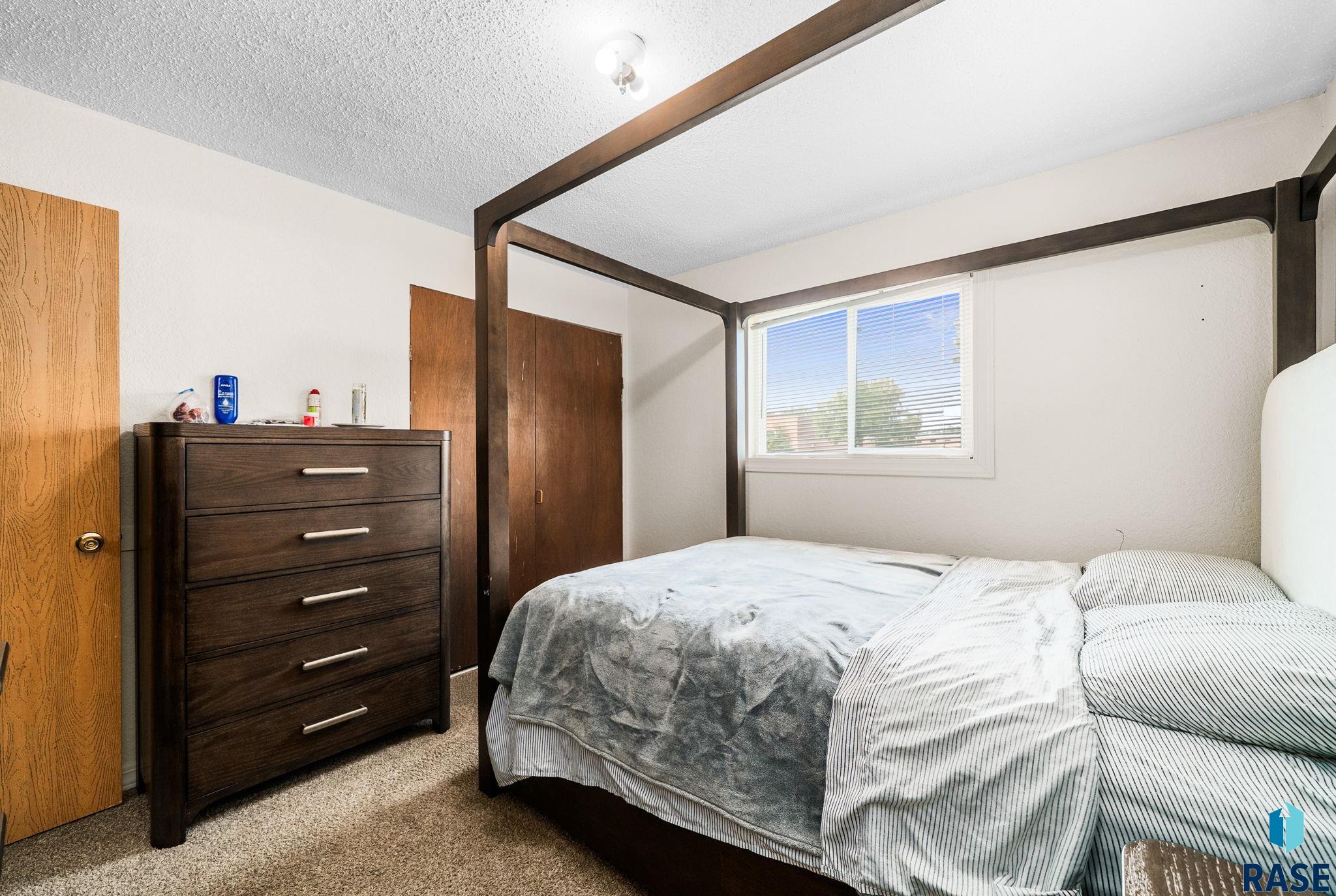 1409 Blauvelt Ave, Sioux Falls