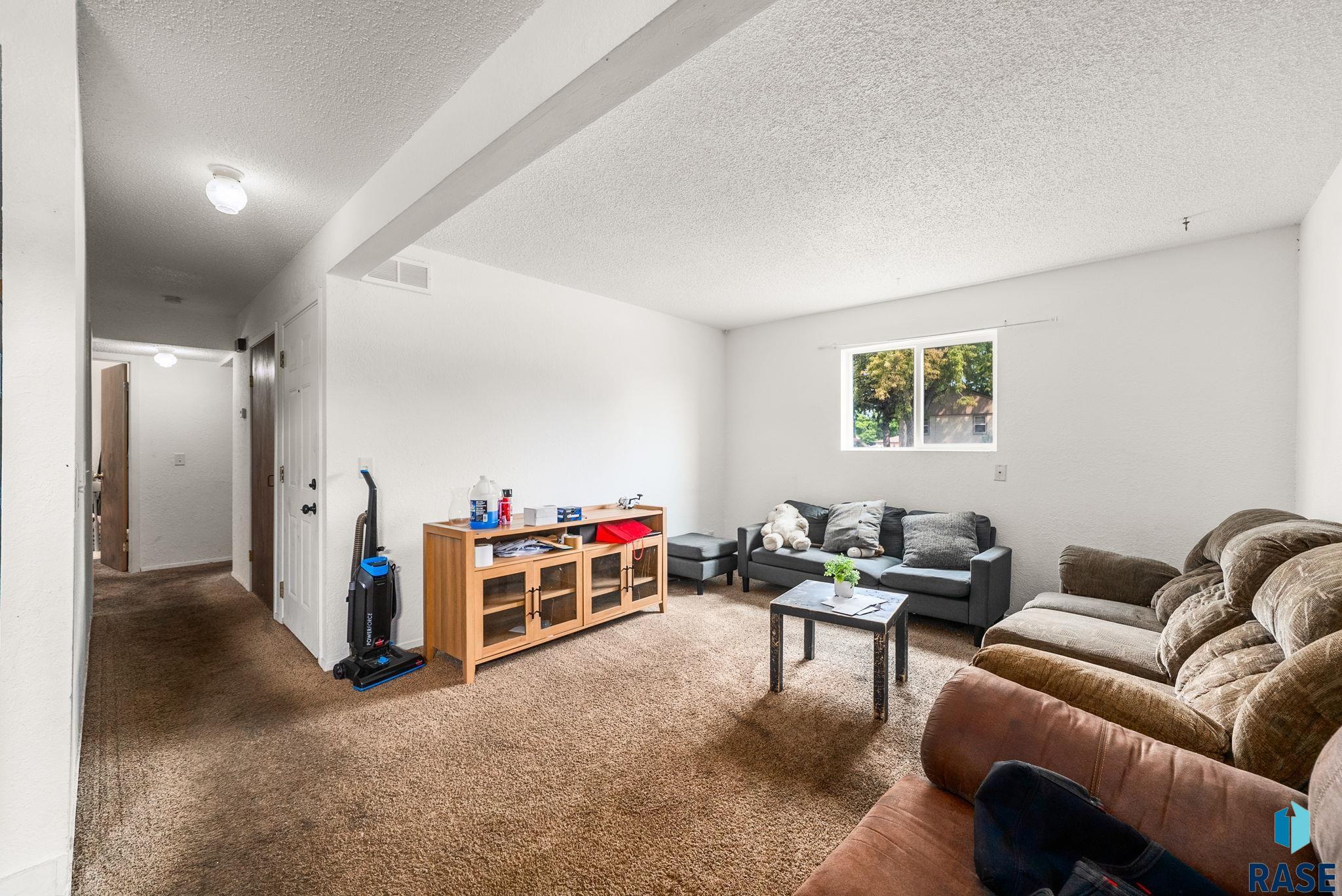 1409 Blauvelt Ave, Sioux Falls
