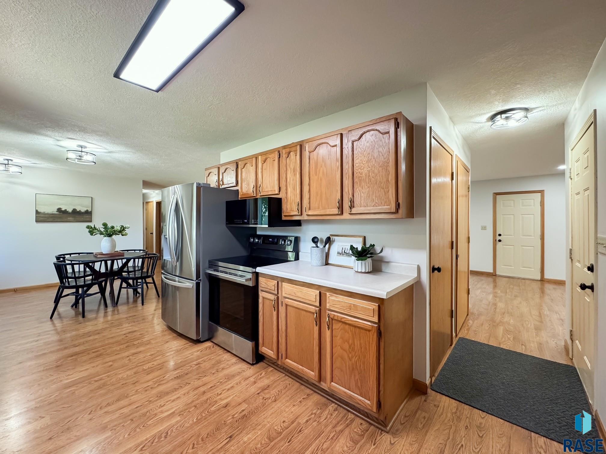 221 E 5th Ave