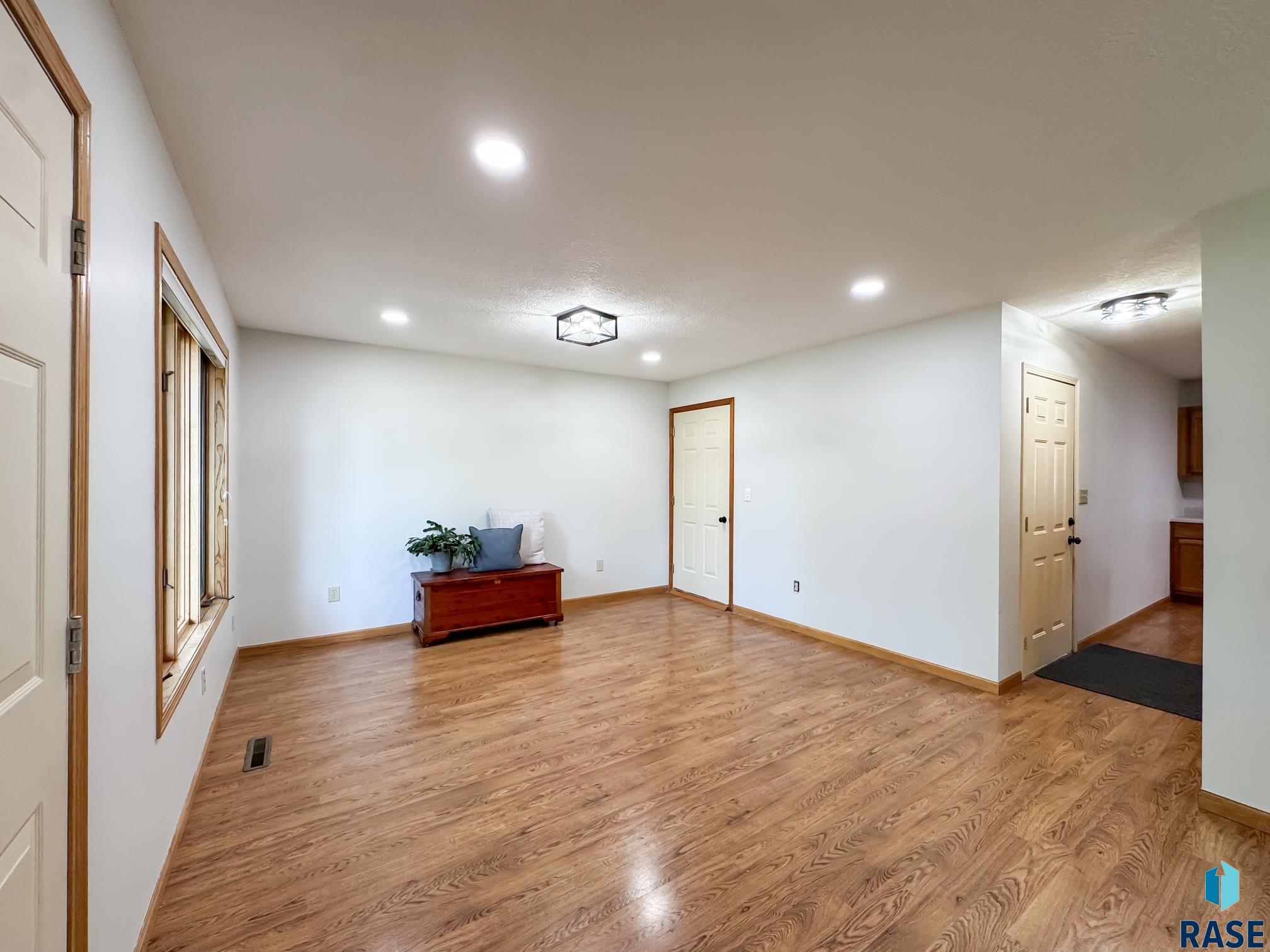 221 E 5th Ave