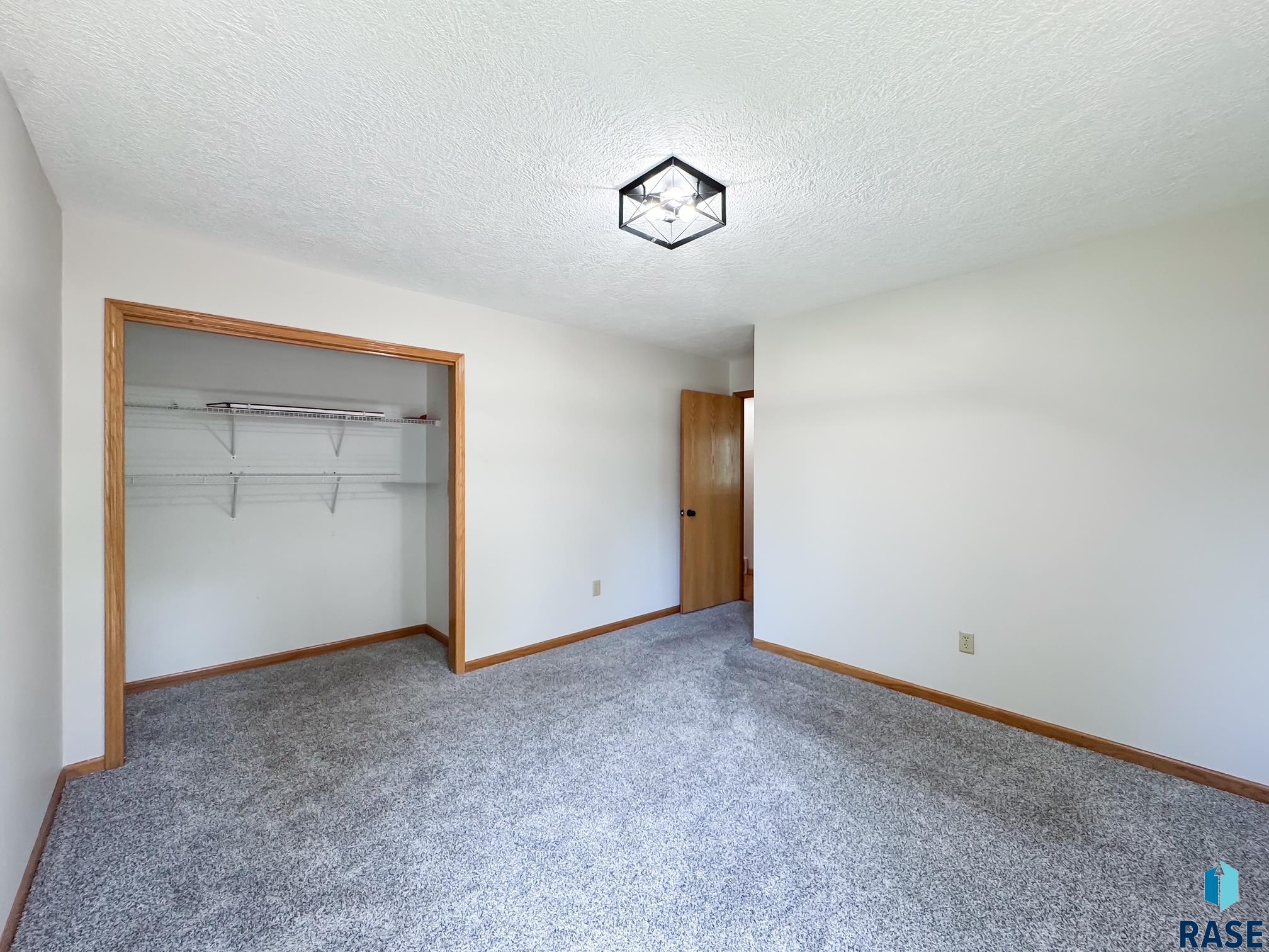 221 E 5th Ave
