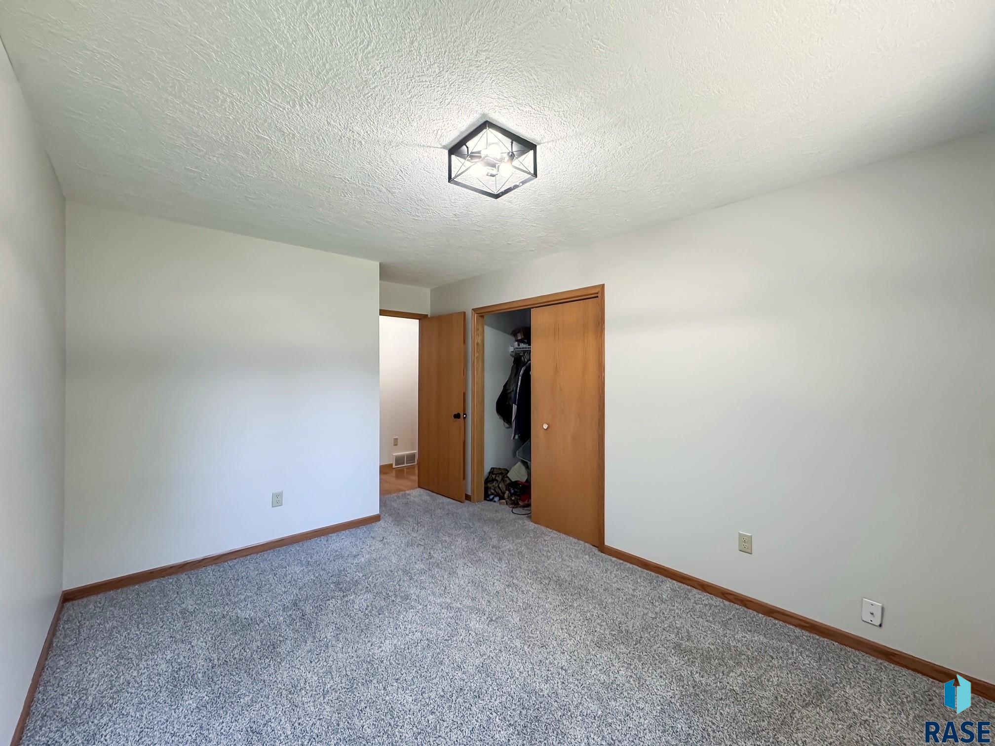 221 E 5th Ave