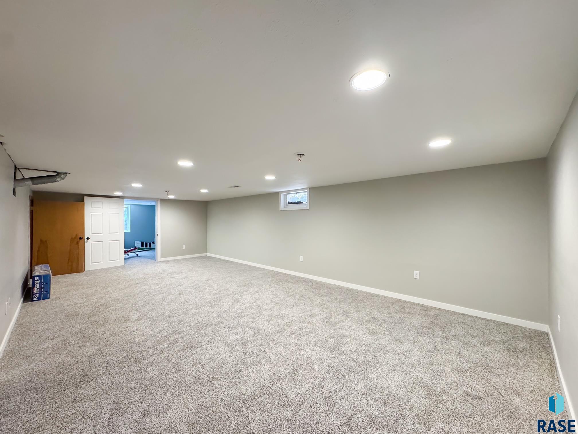 221 E 5th Ave