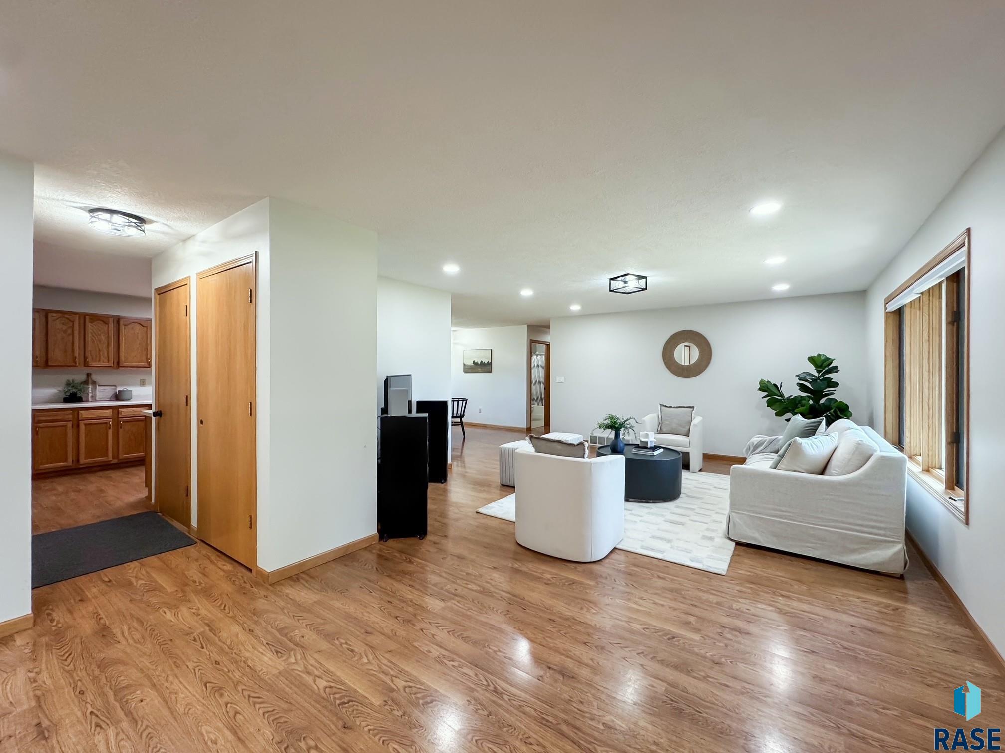 221 E 5th Ave