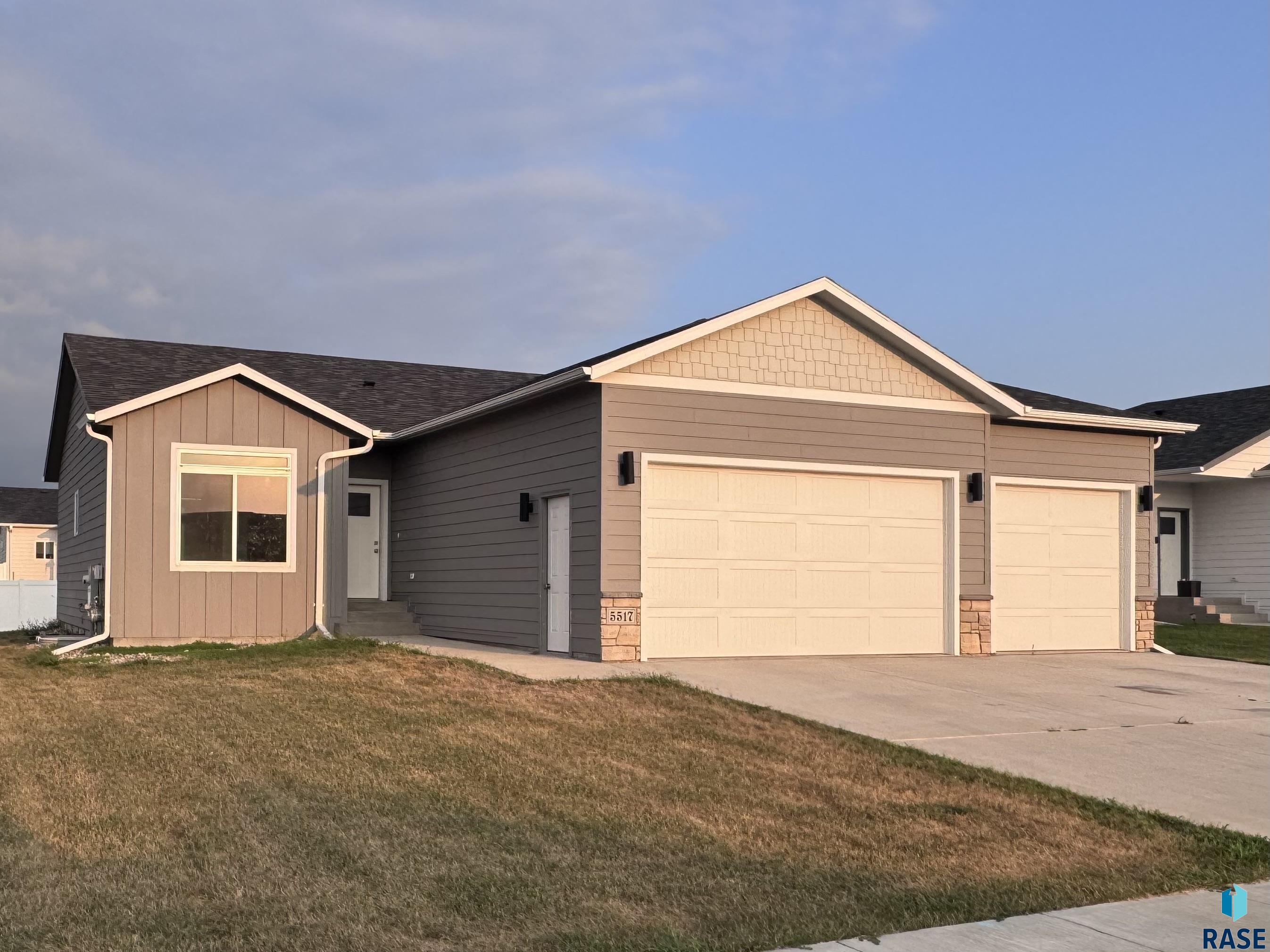 5517 S Dubuque Ave, Sioux Falls