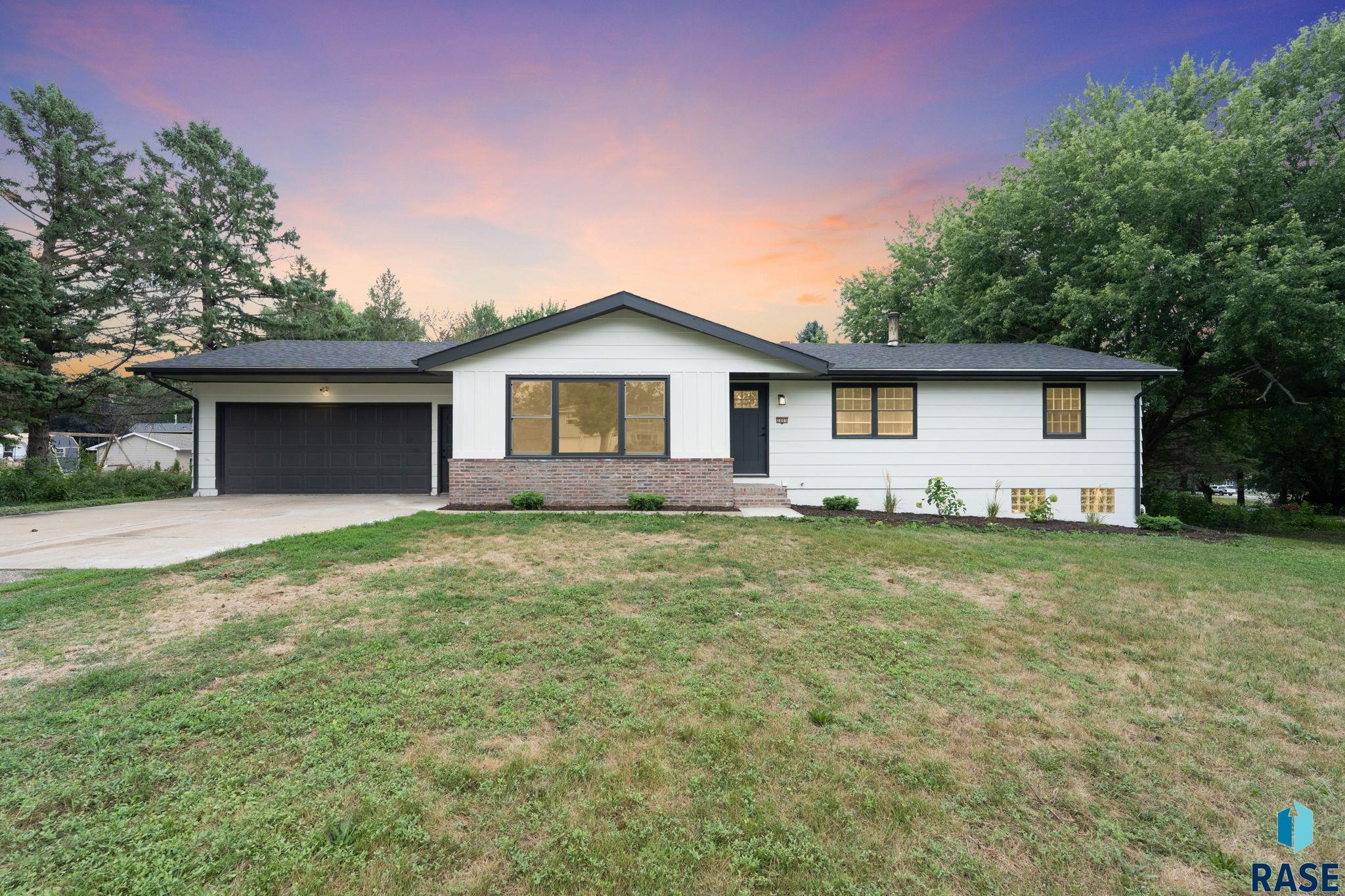 2801 W DELRICH Dr, Sioux Falls