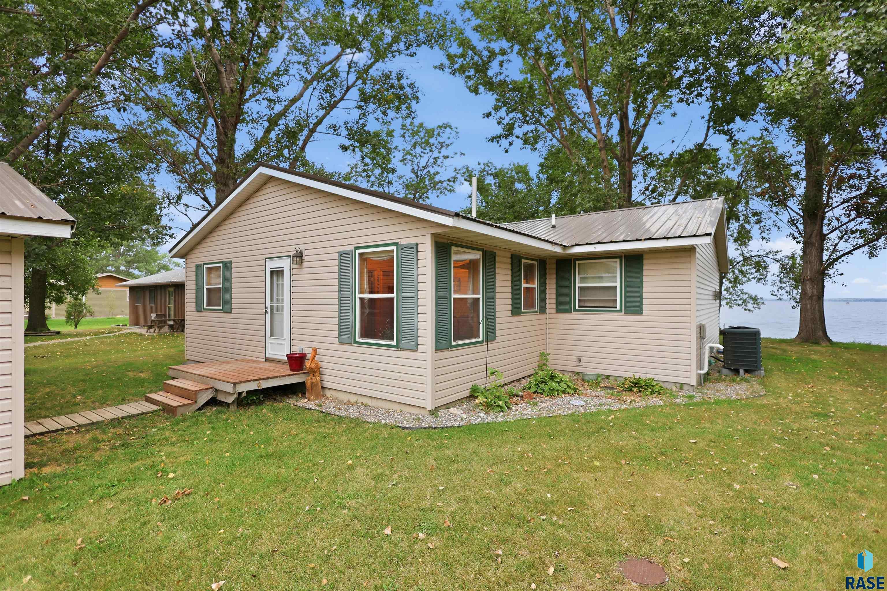 250 SE Lake Dr, Estelline