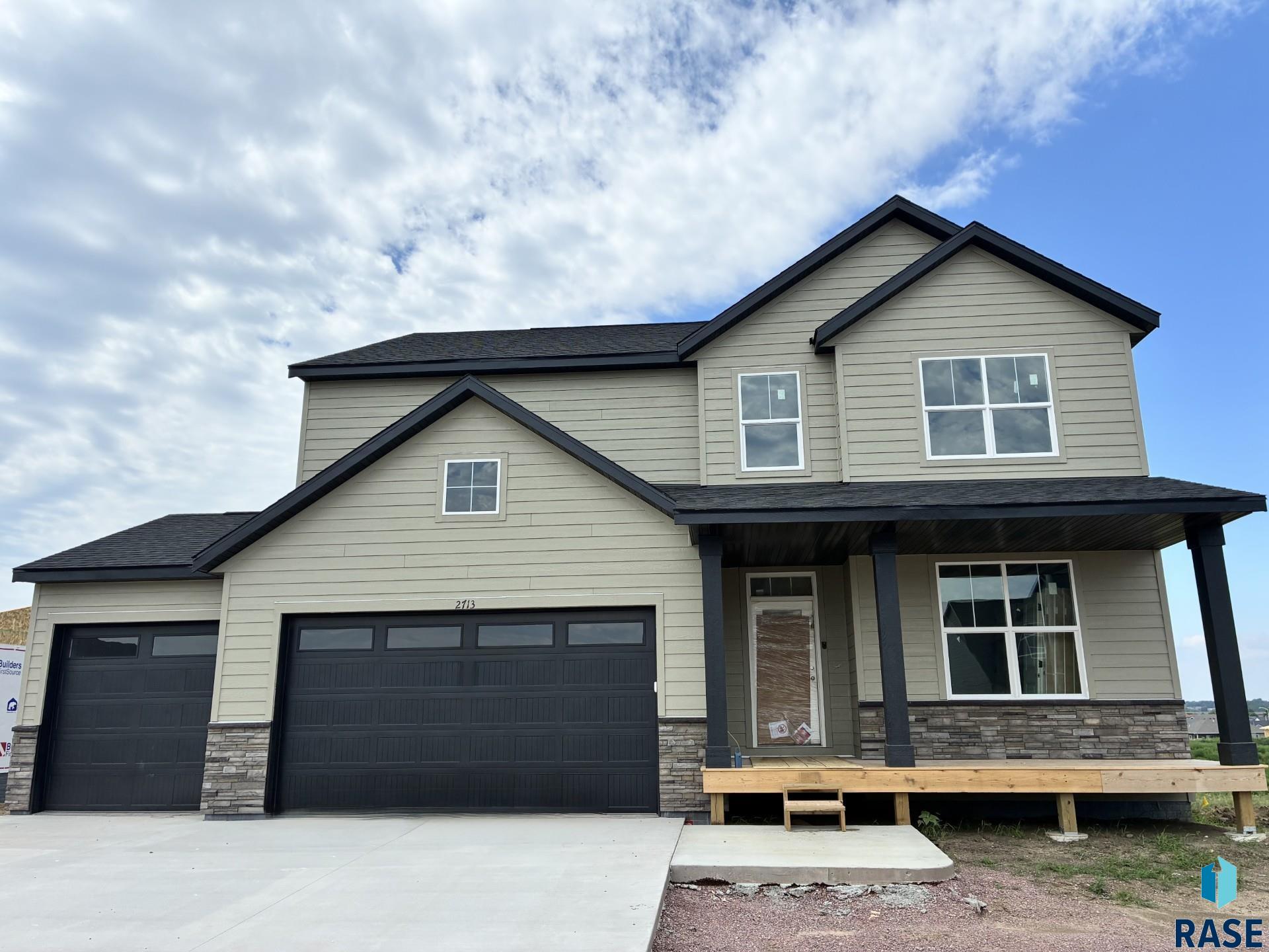 2713 S Copper Creek Ave, Sioux Falls