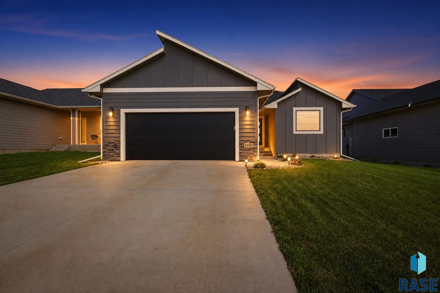1900 Concord Dr, Sioux Falls