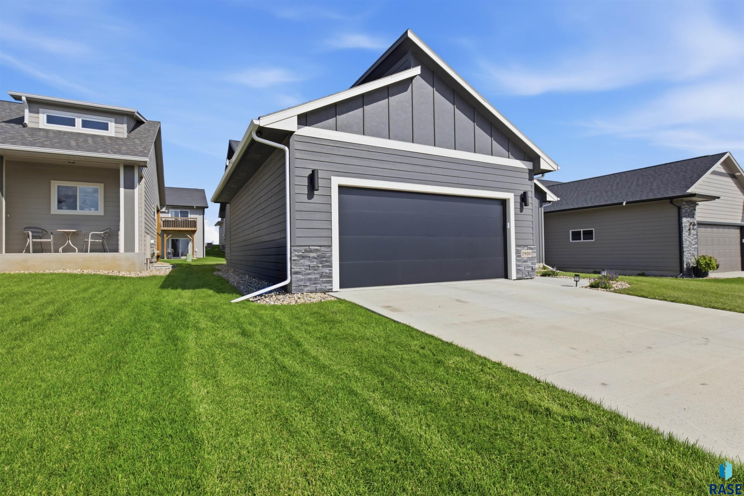 1900 Concord Dr, Sioux Falls