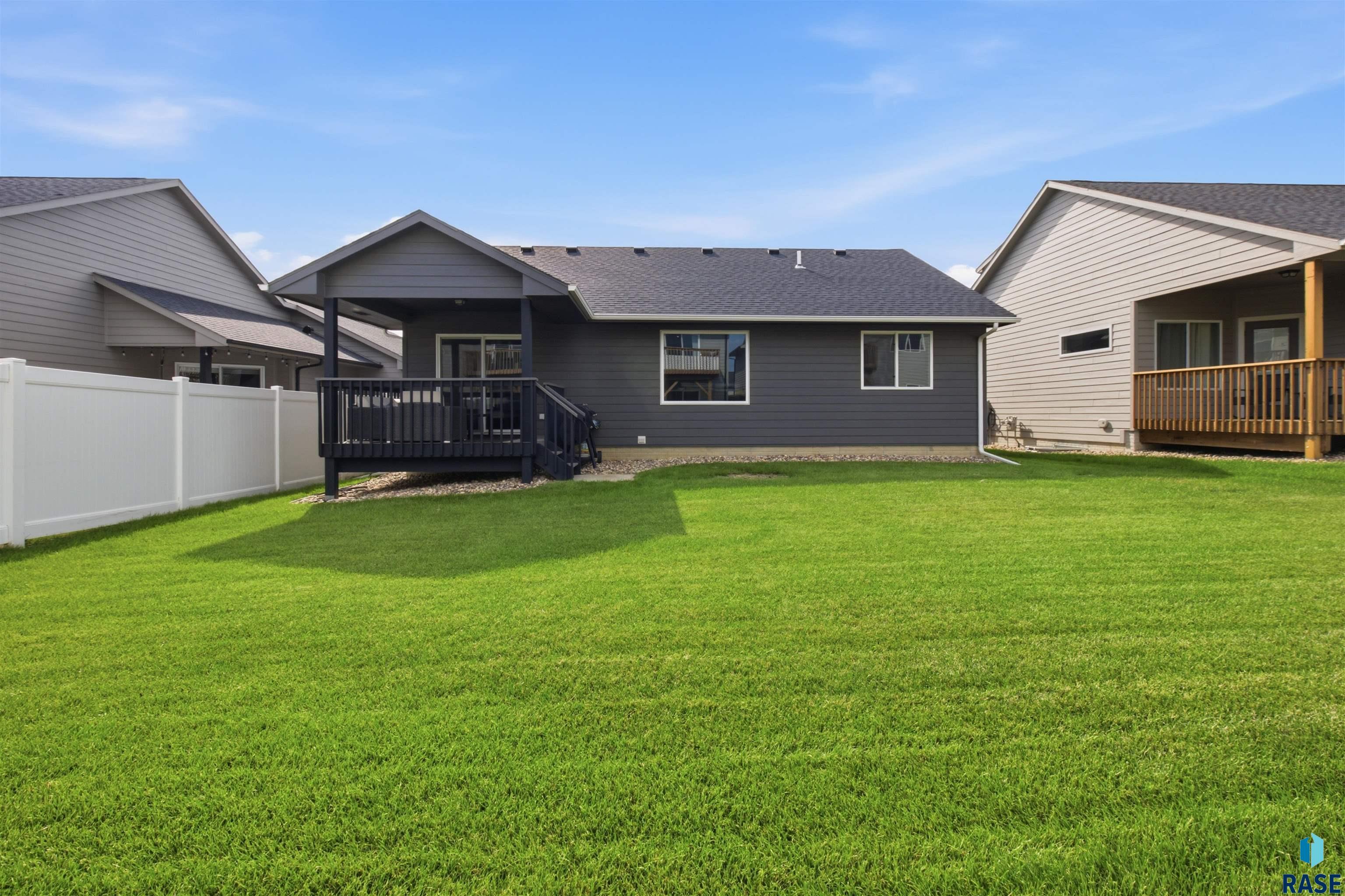 1900 Concord Dr, Sioux Falls