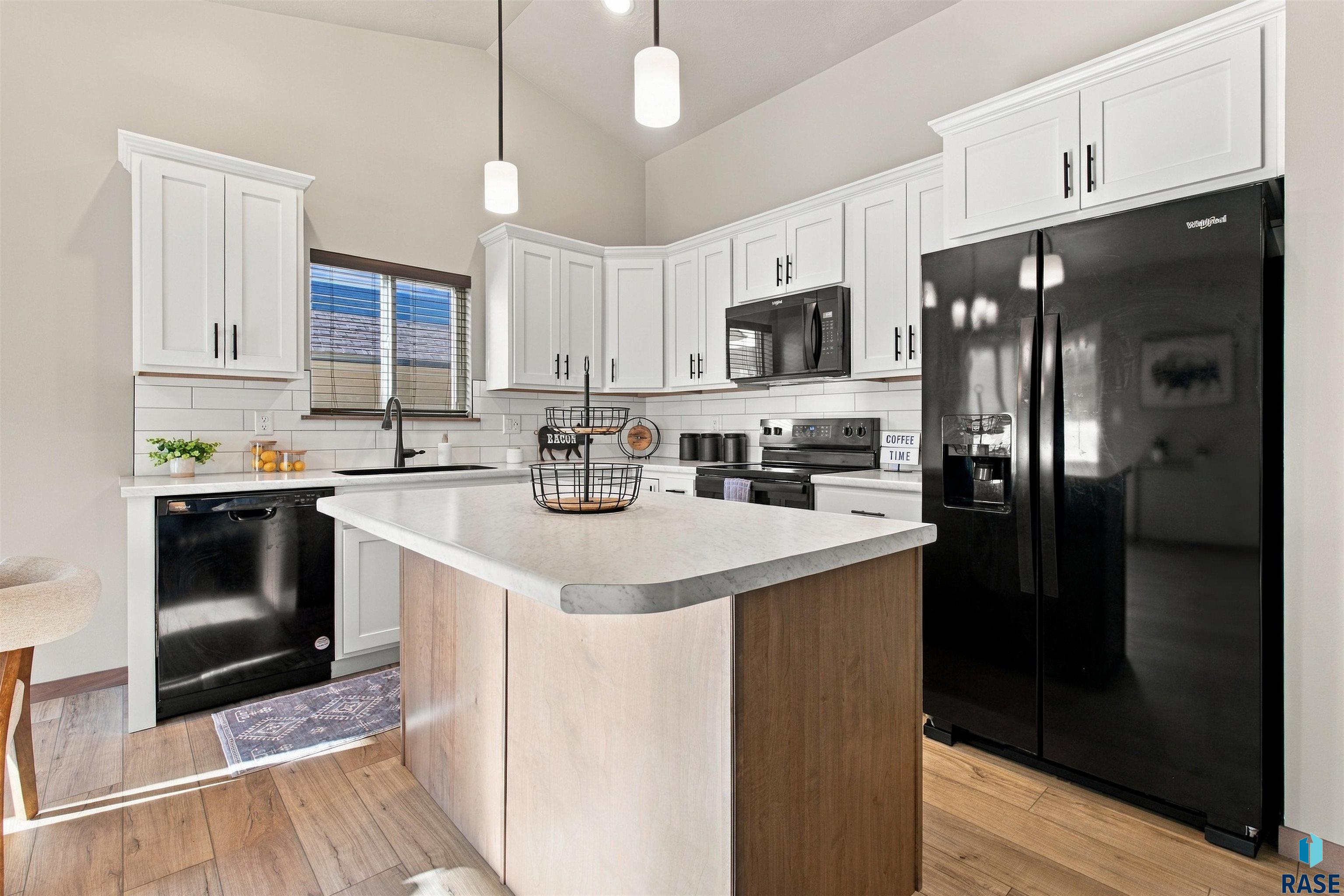 1900 Concord Dr, Sioux Falls