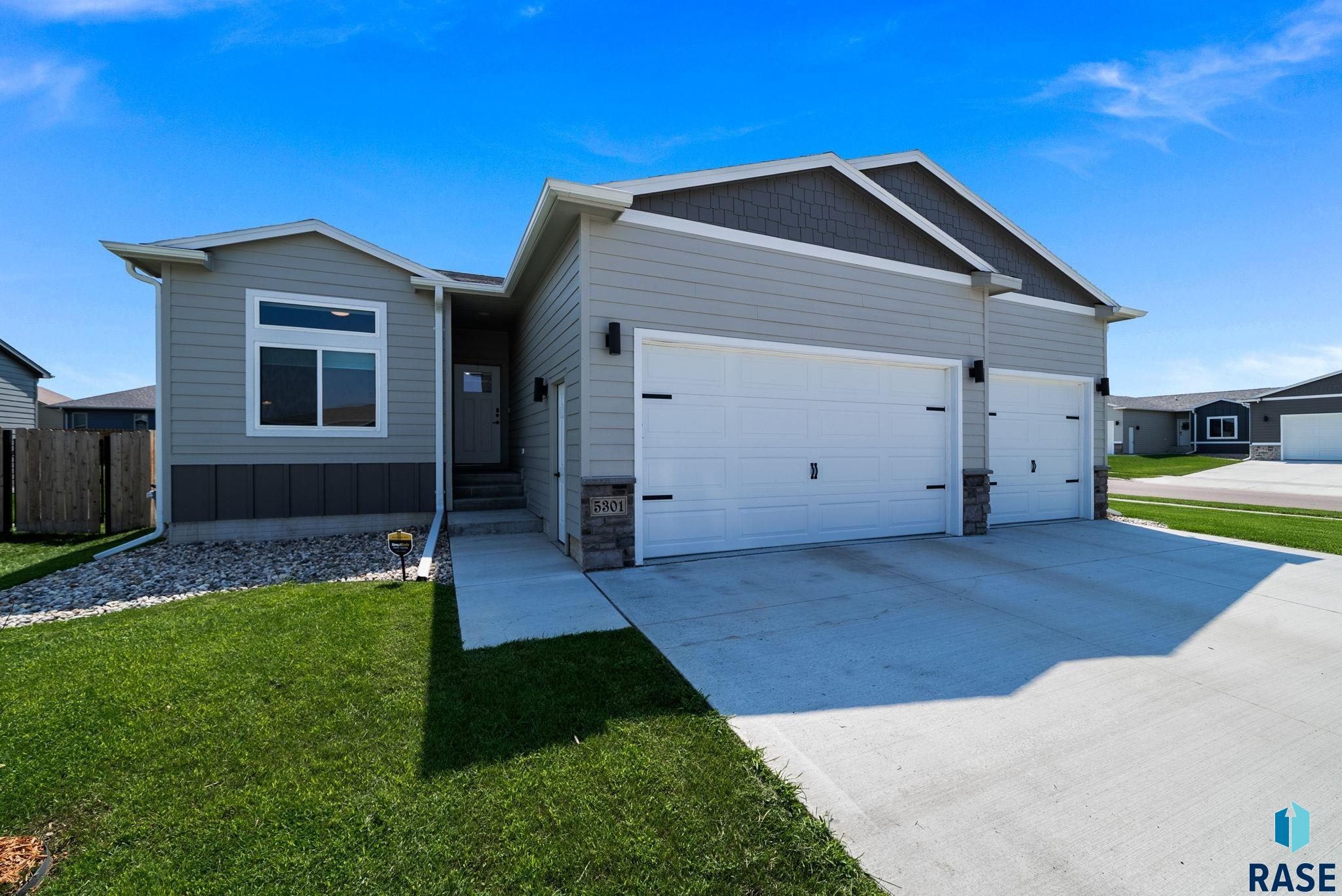 5301 E Lumin St, Sioux Falls