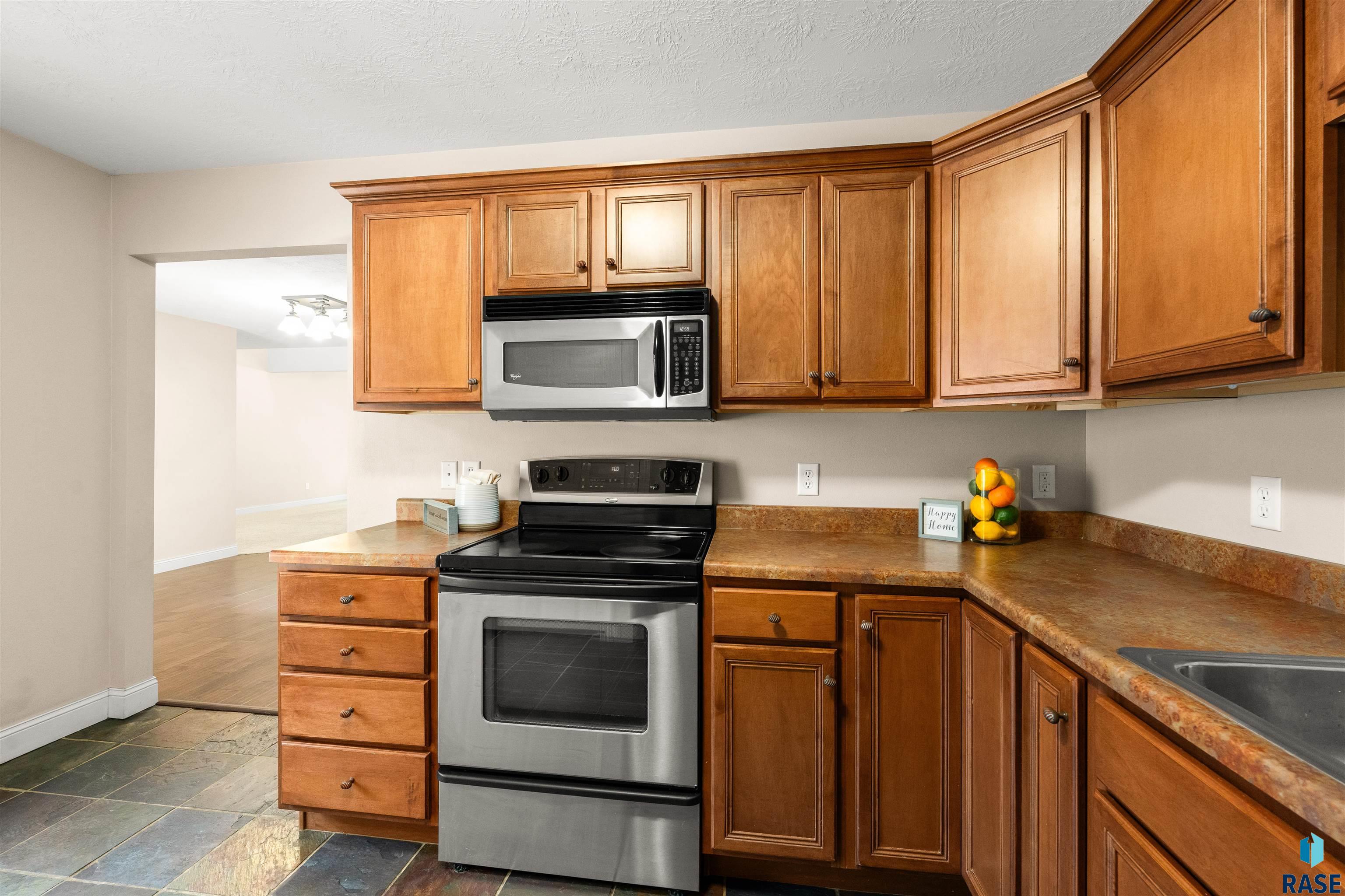 2303 Beacon Pl, Sioux Falls