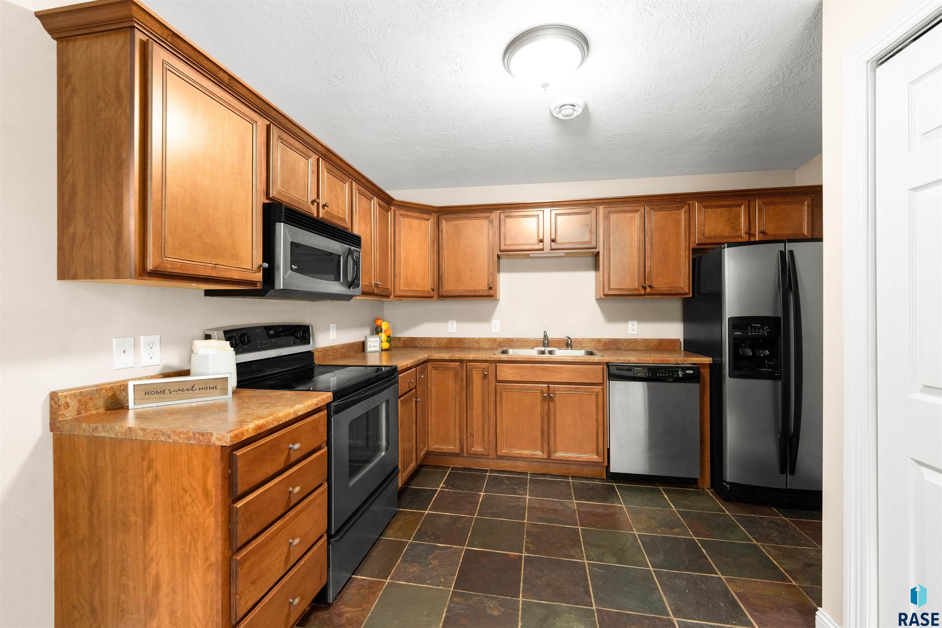 2303 Beacon Pl, Sioux Falls