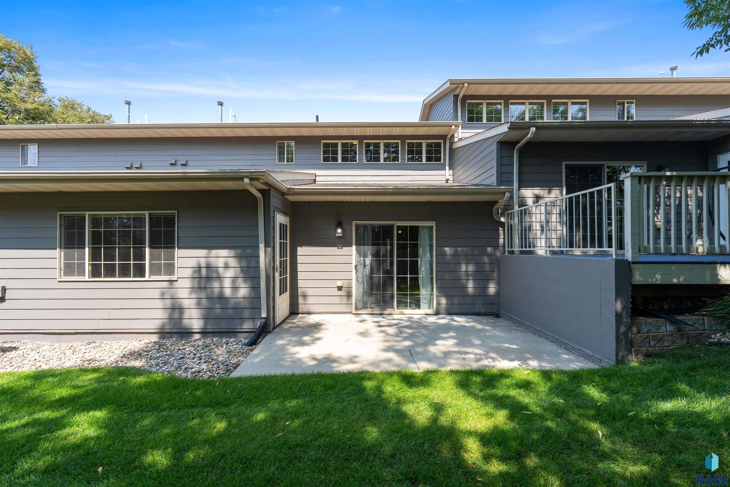 2303 Beacon Pl, Sioux Falls