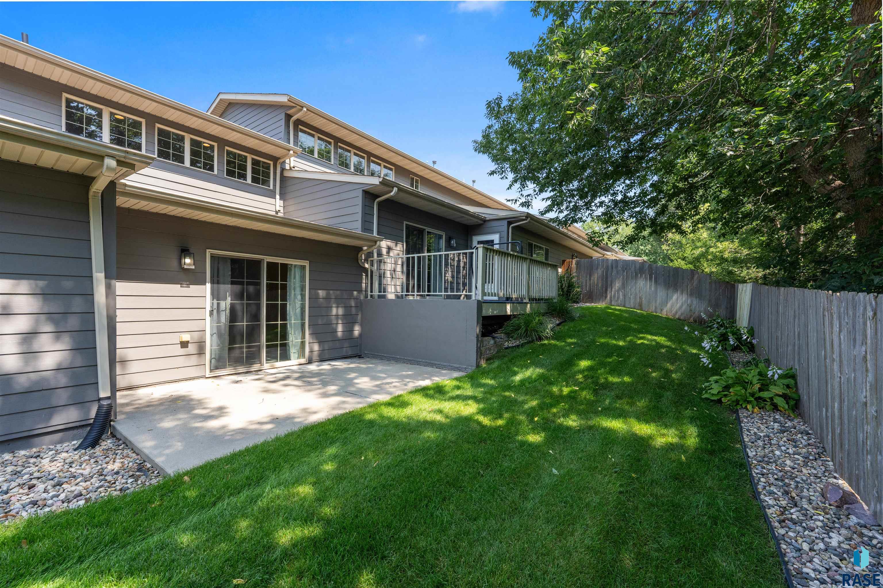 2303 Beacon Pl, Sioux Falls