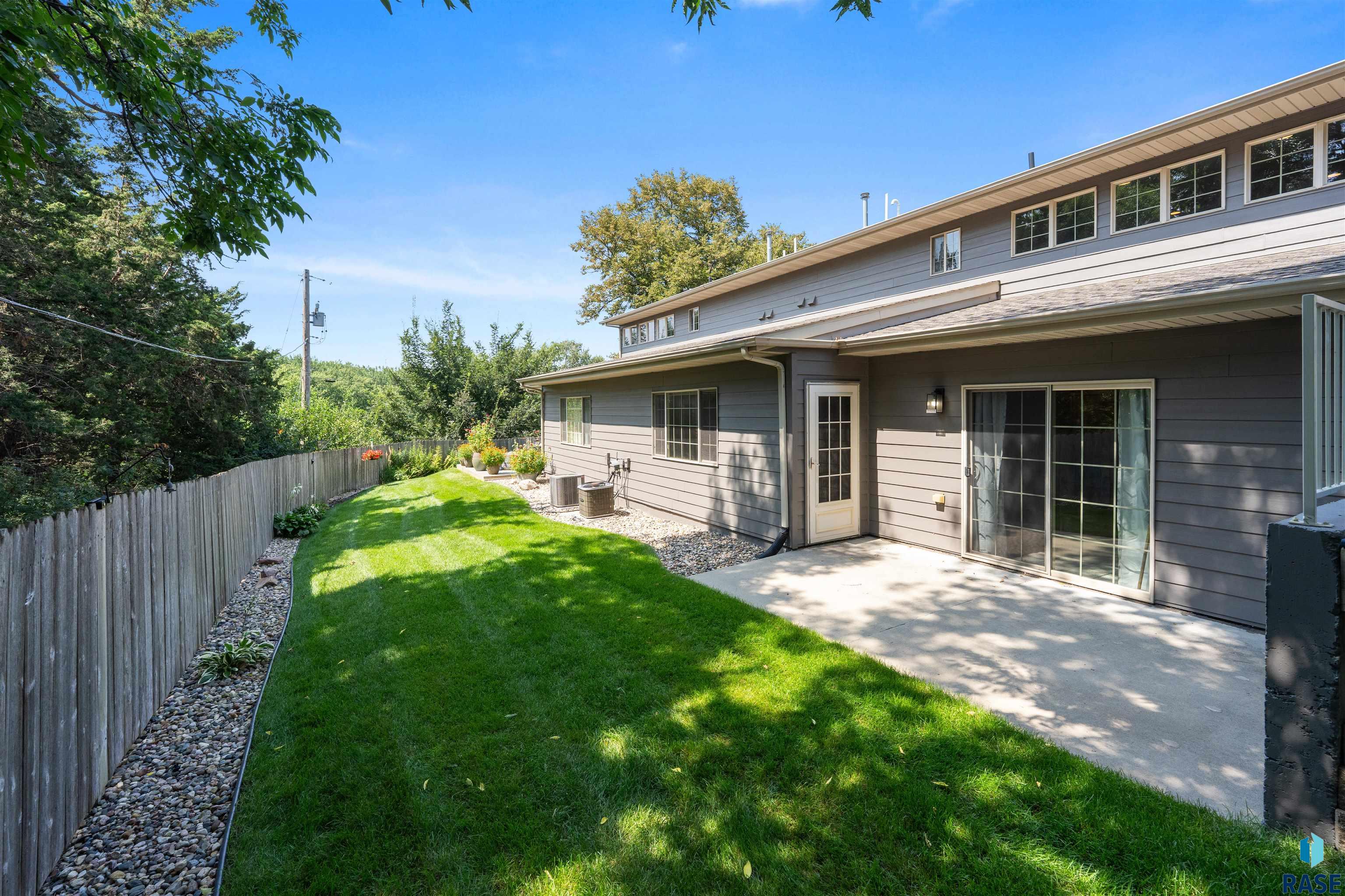 2303 Beacon Pl, Sioux Falls