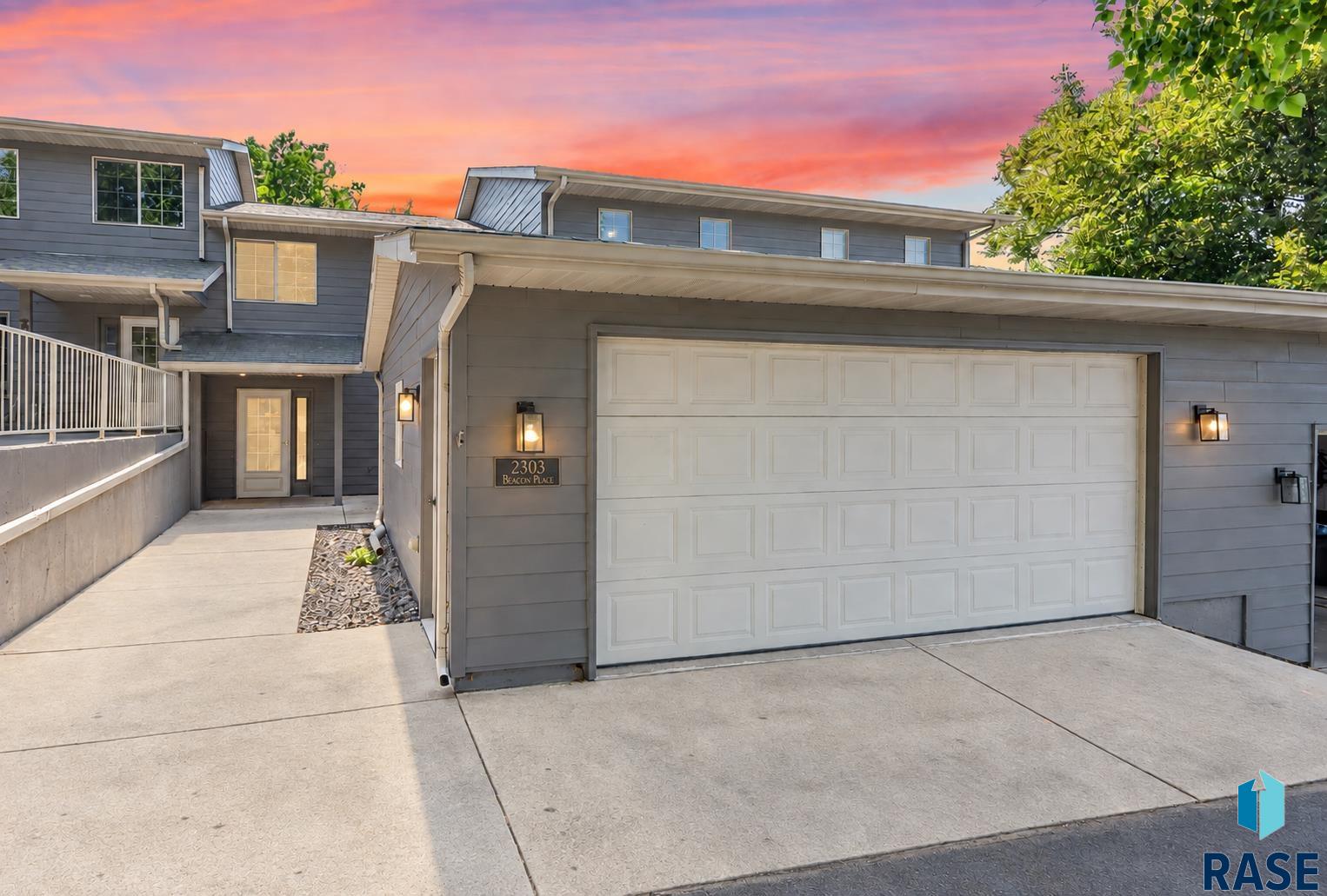 2303 Beacon Pl, Sioux Falls