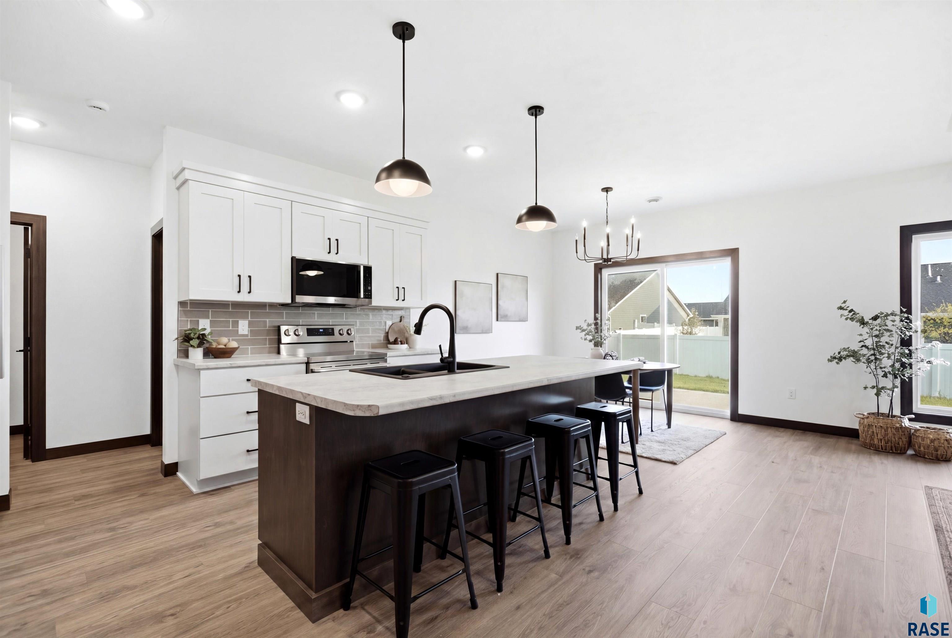 220 Ivy Rd, Tea