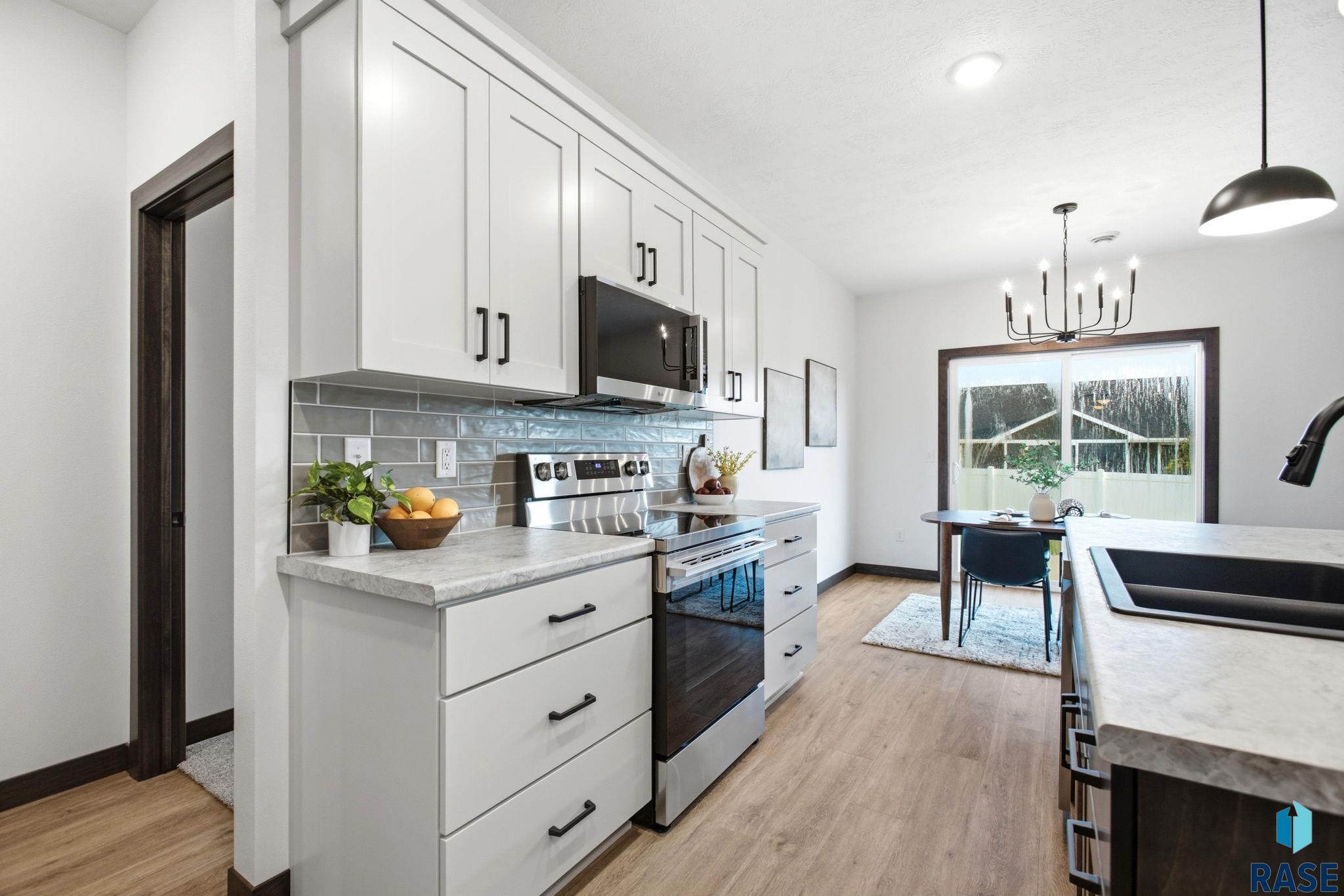 220 Ivy Rd, Tea