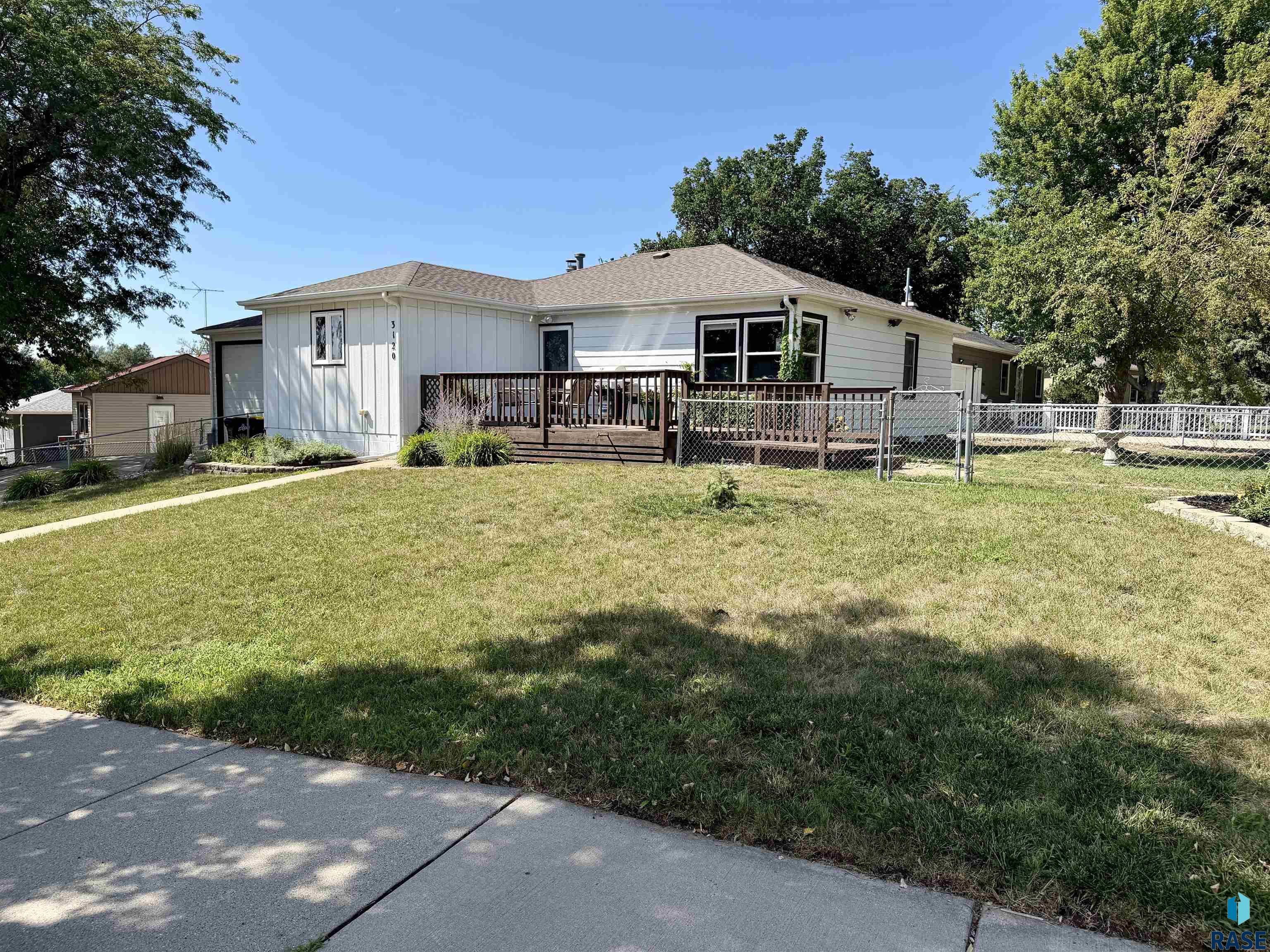 3120 E 19th St, Sioux Falls