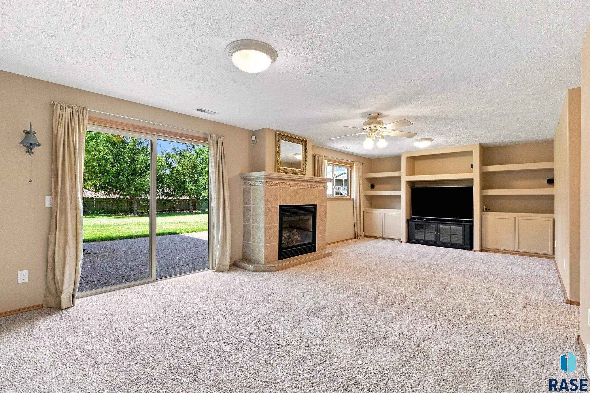 7609 Stanford Dr, Sioux Falls