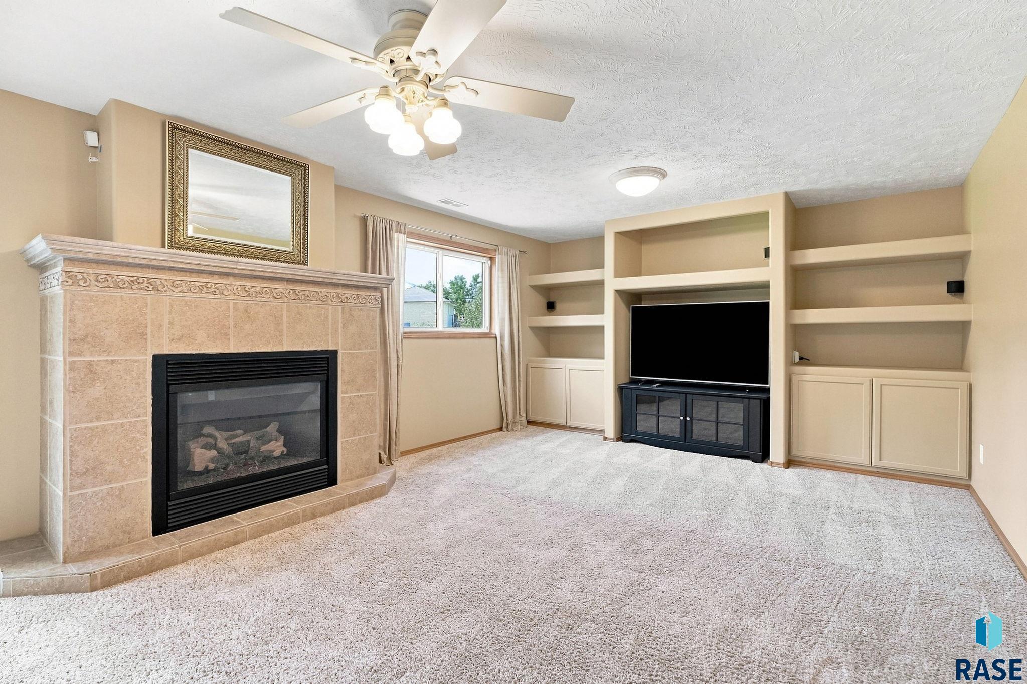 7609 Stanford Dr, Sioux Falls
