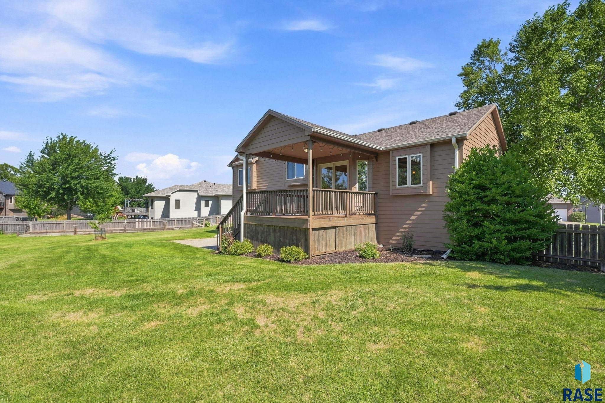 7609 Stanford Dr, Sioux Falls