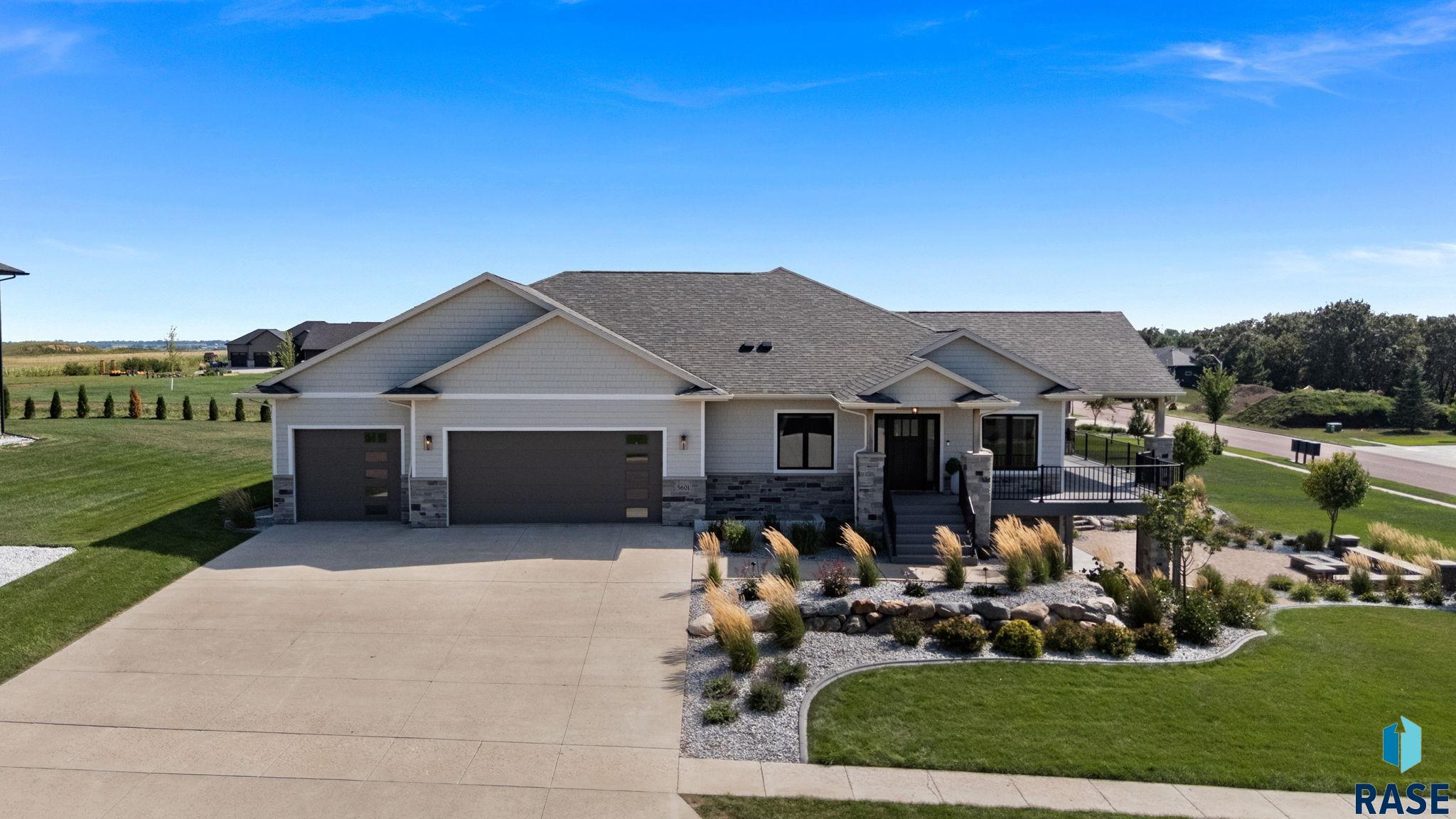 5601 E Chandler Dr, Sioux Falls