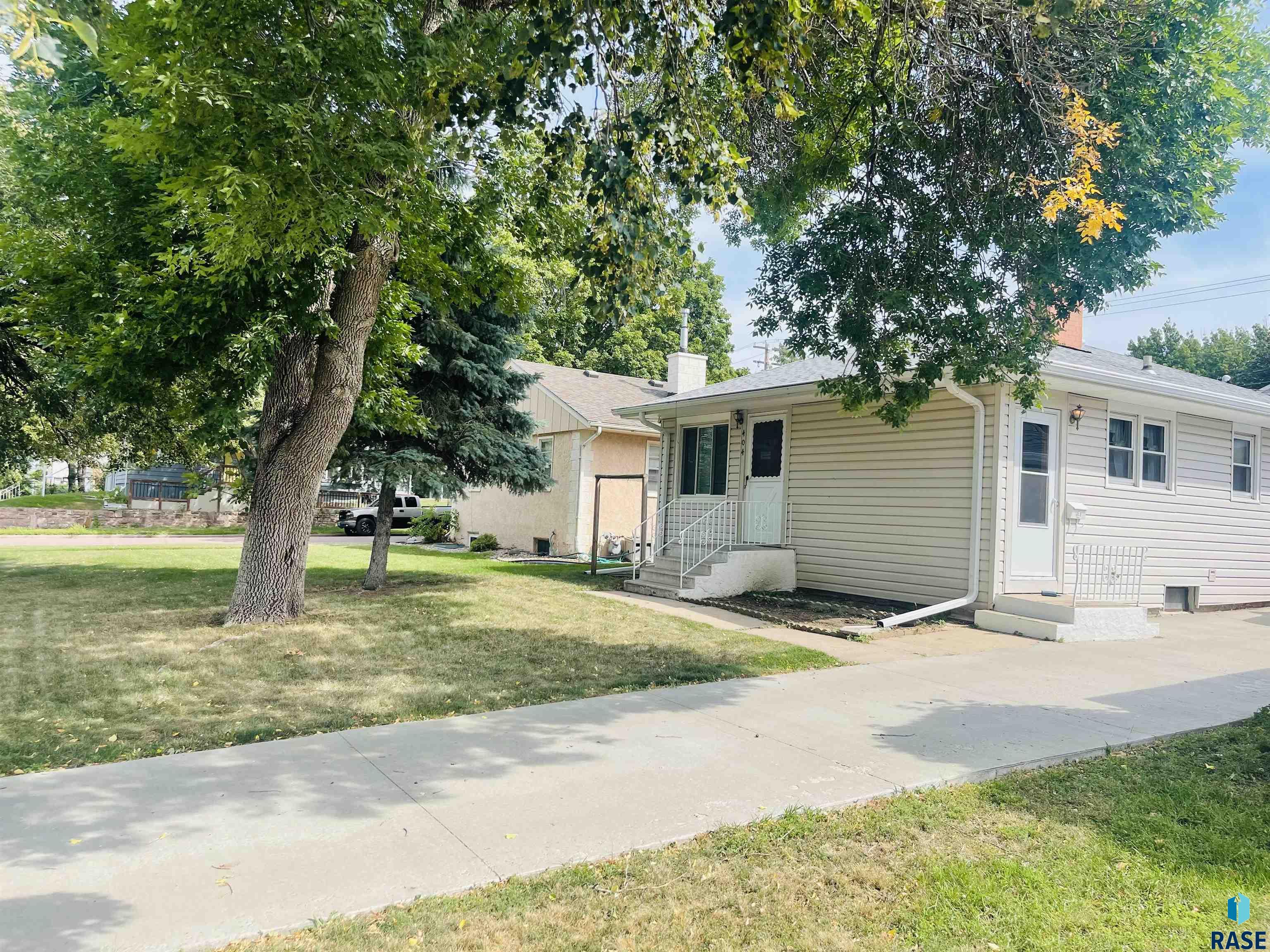 404 S Chicago Ave, Sioux Falls