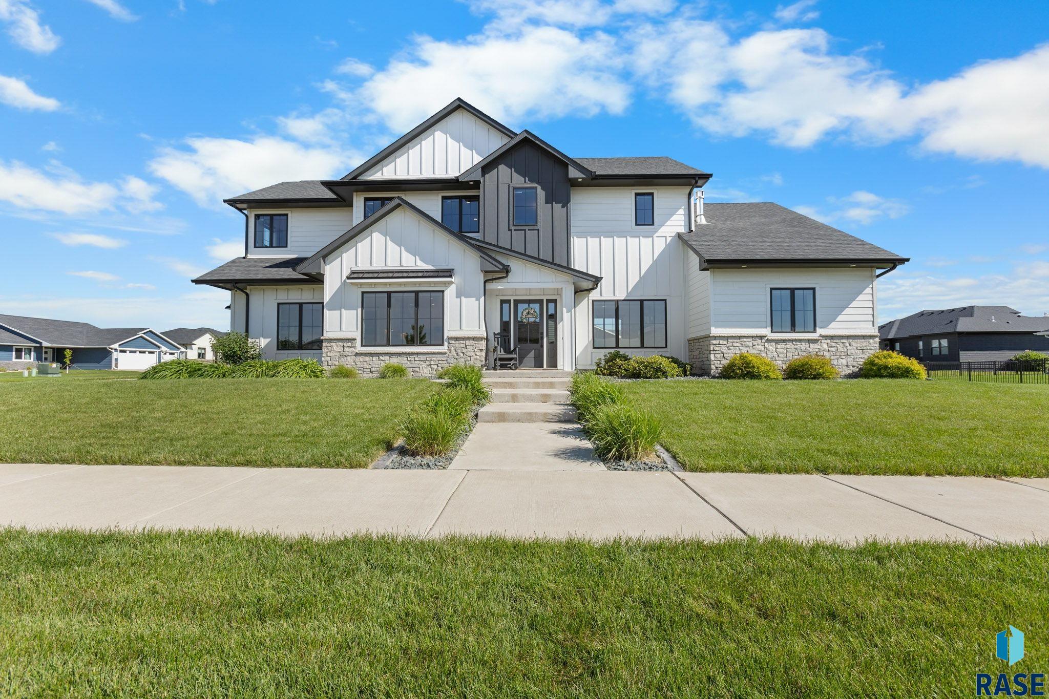 202 Central Cir, Harrisburg