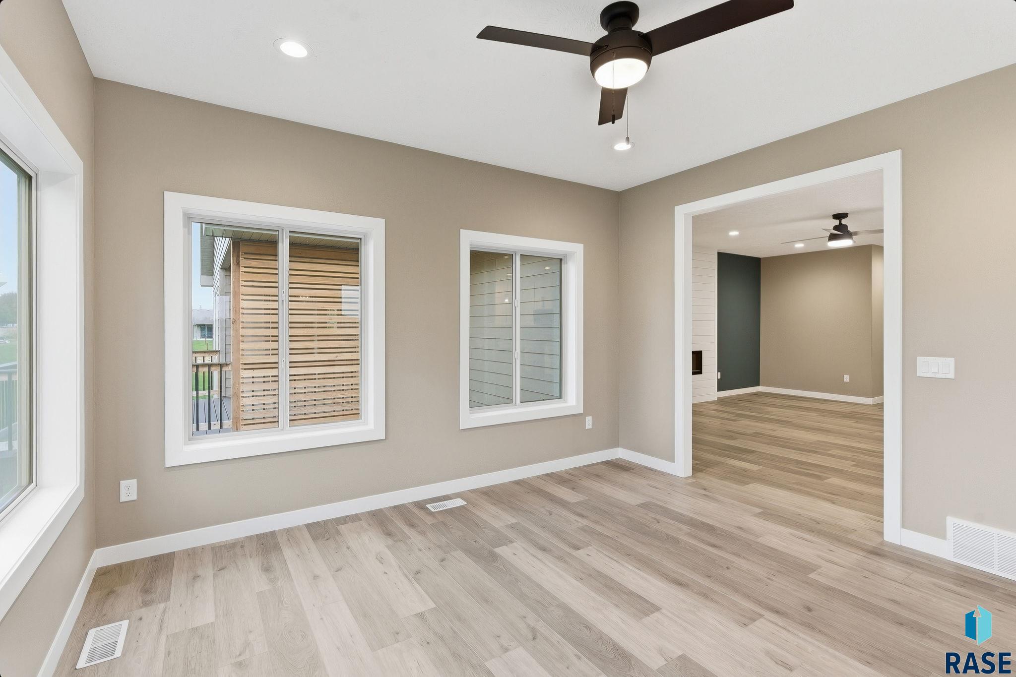 2403 Joshua Cir, Sioux Falls