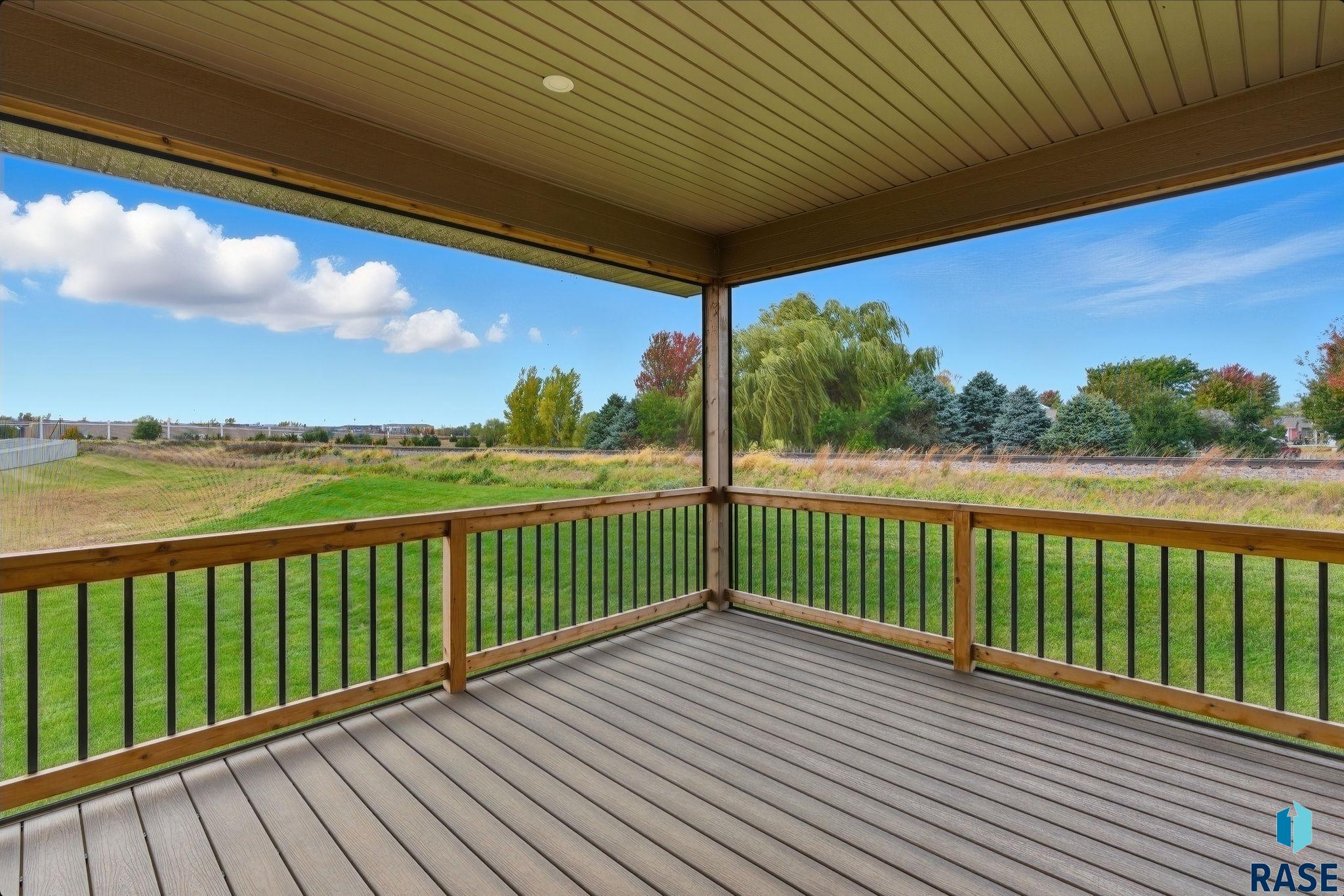 2403 Joshua Cir, Sioux Falls