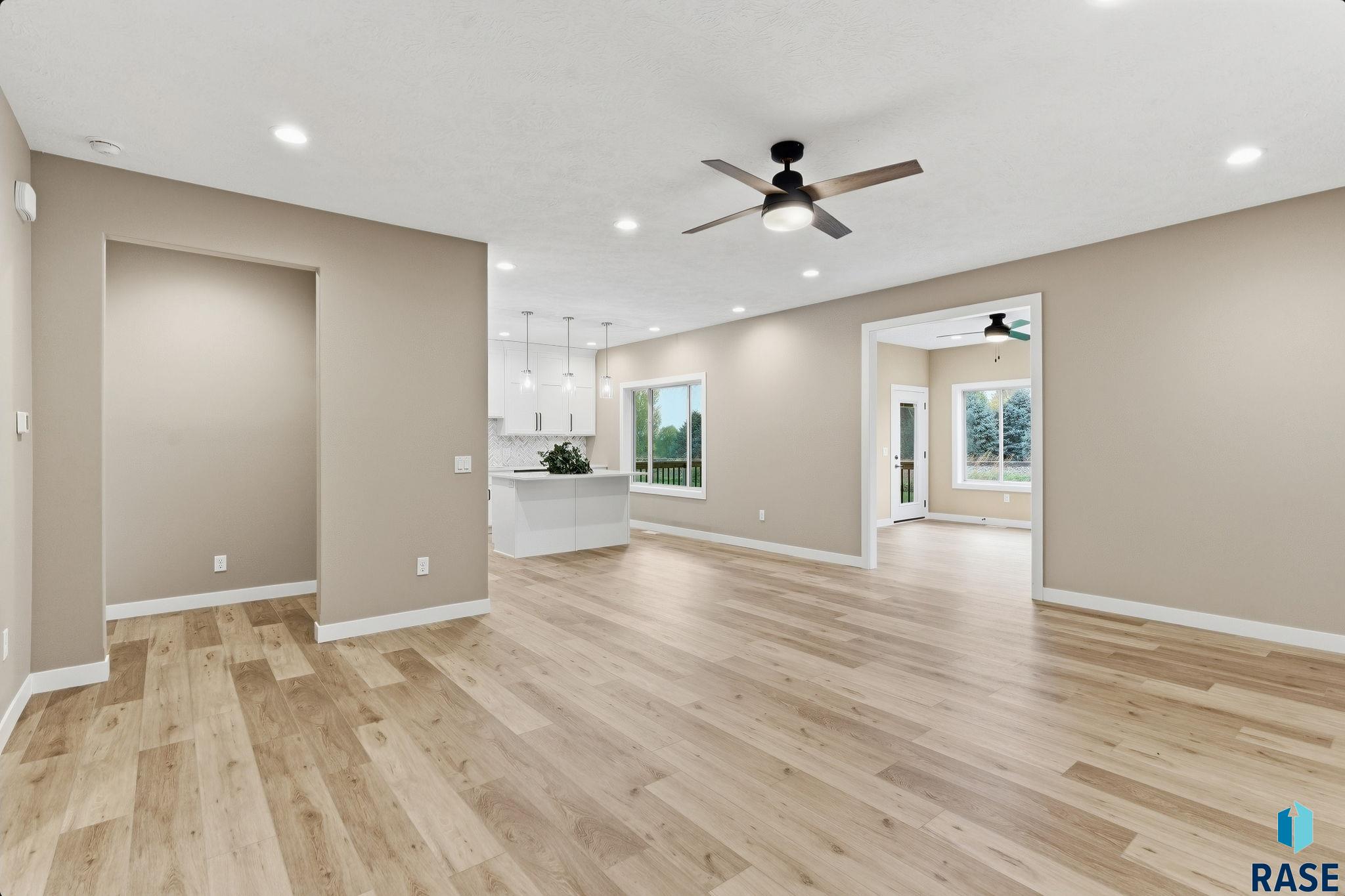 2403 Joshua Cir, Sioux Falls