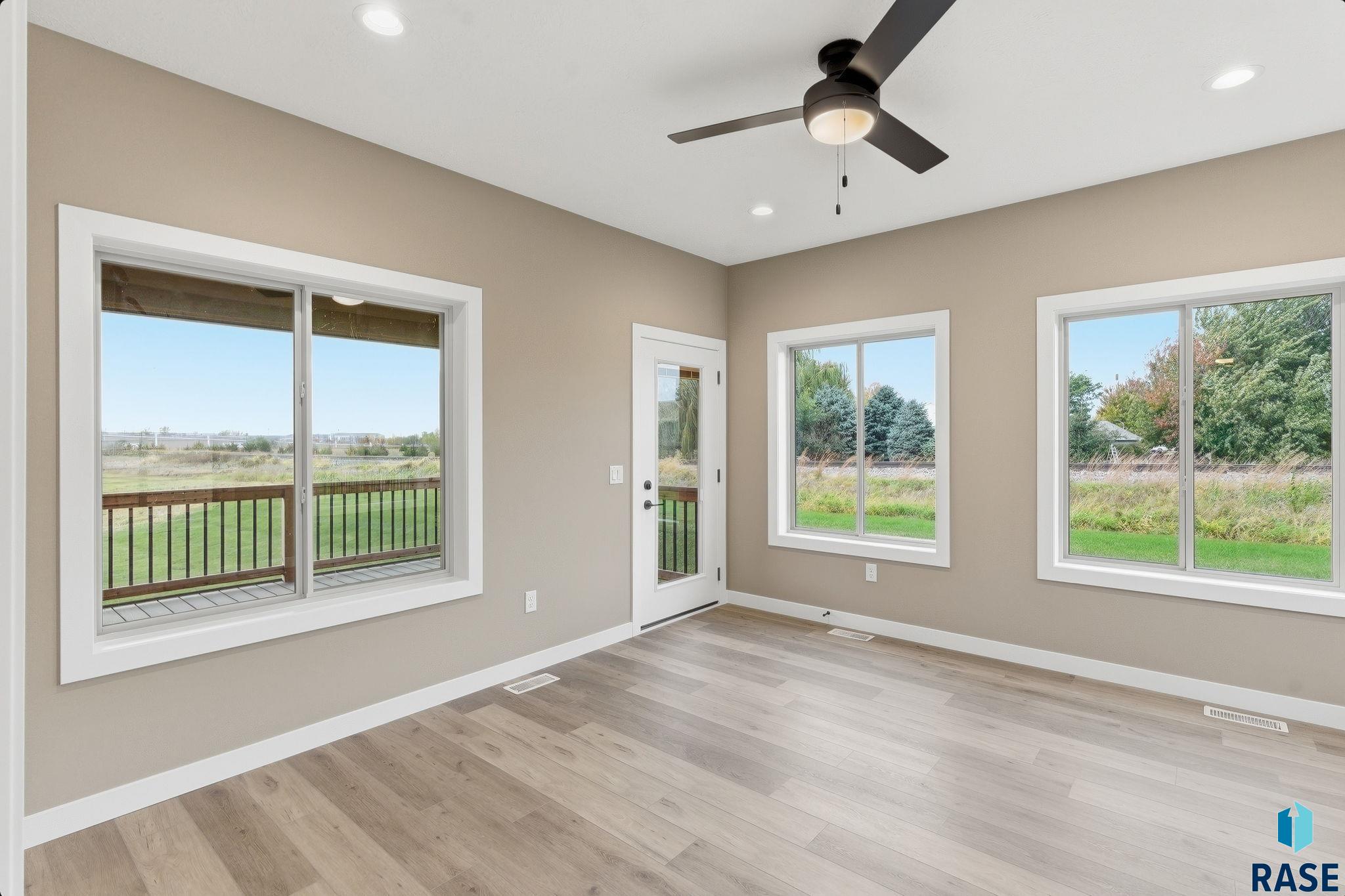 2403 Joshua Cir, Sioux Falls