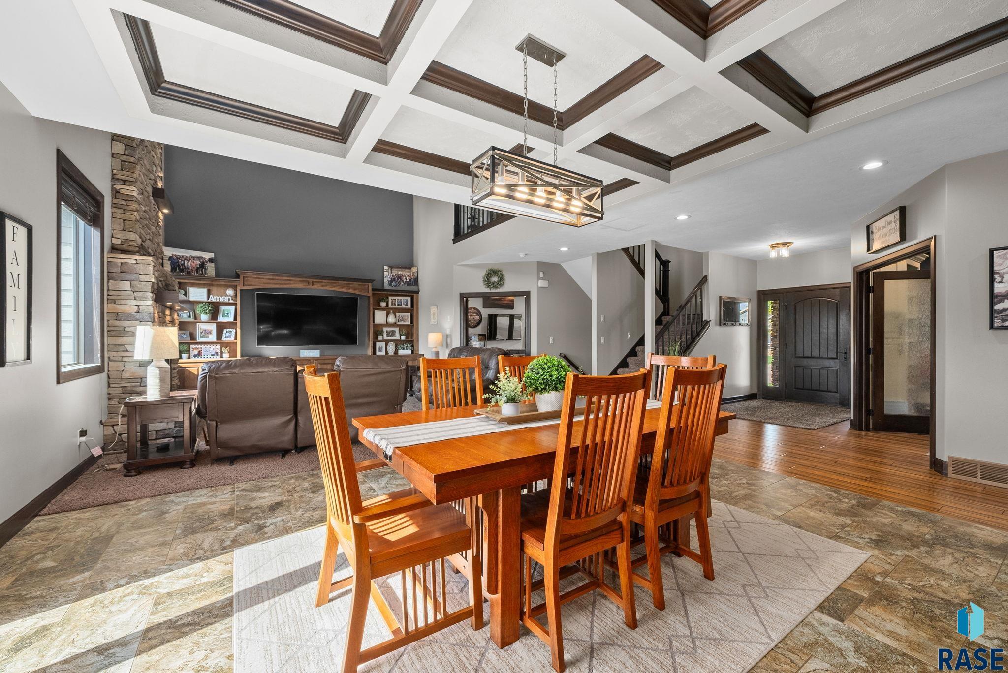 1301 Hyannis Port Ln, Sioux Falls