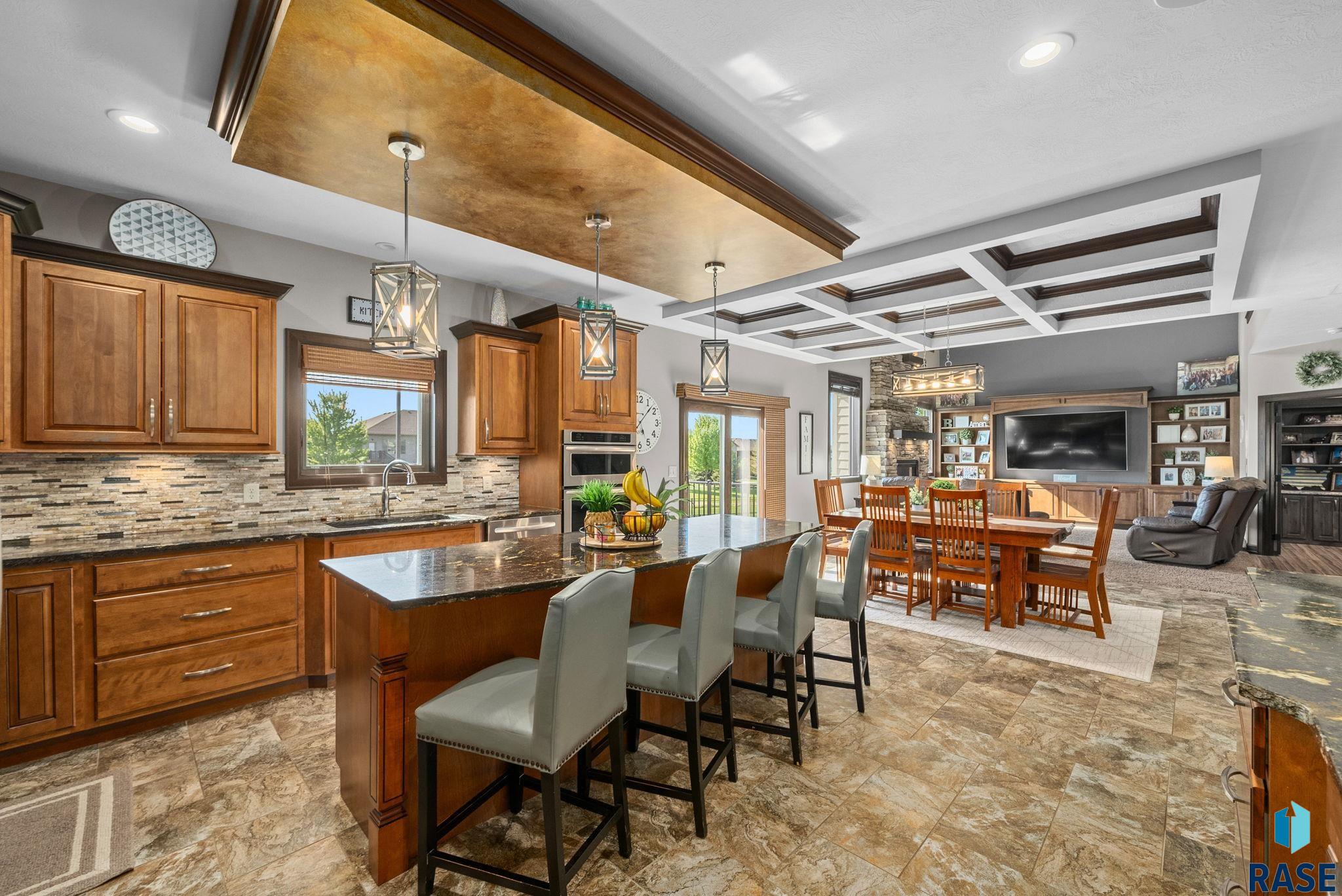 1301 Hyannis Port Ln, Sioux Falls