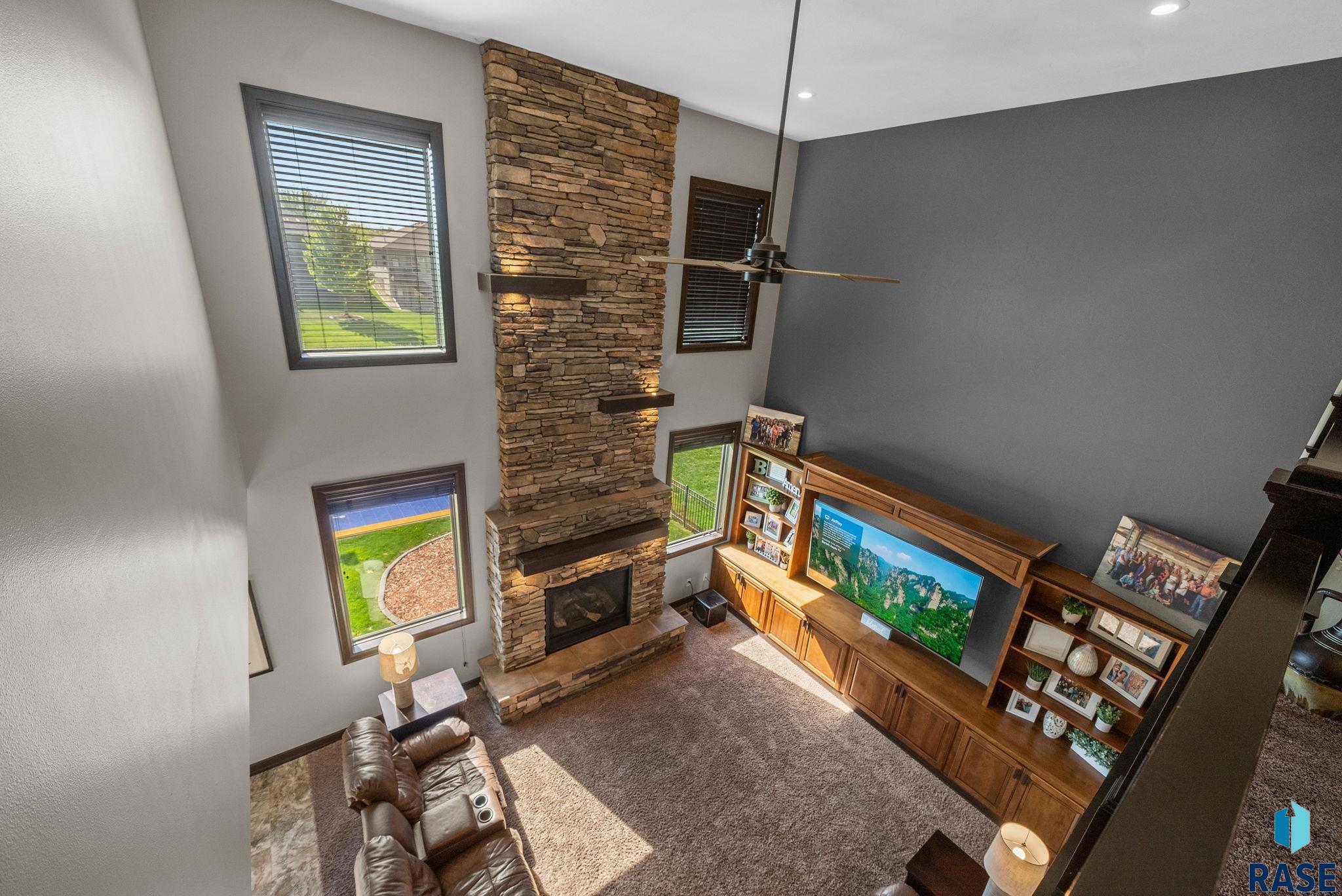 1301 Hyannis Port Ln, Sioux Falls