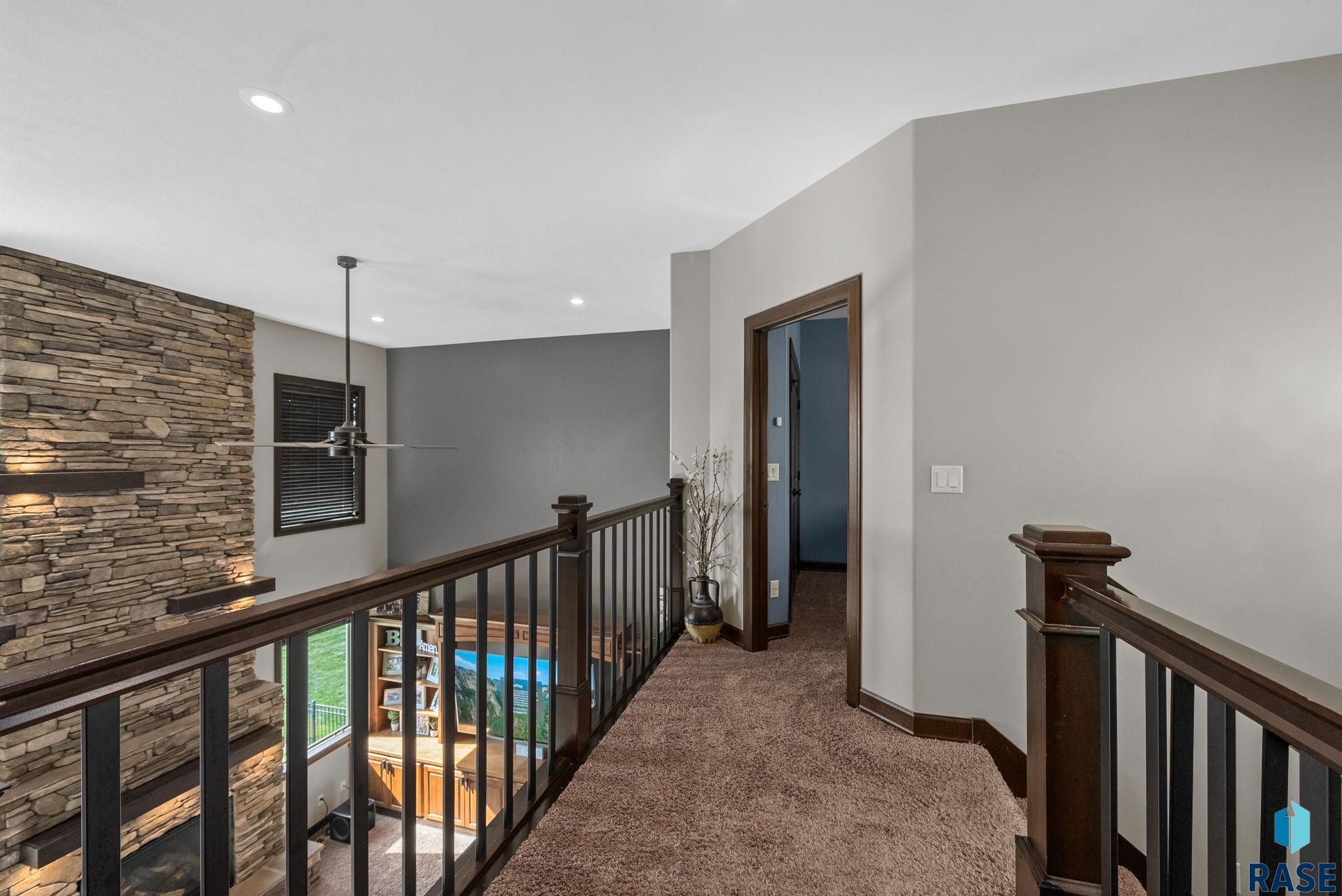 1301 Hyannis Port Ln, Sioux Falls