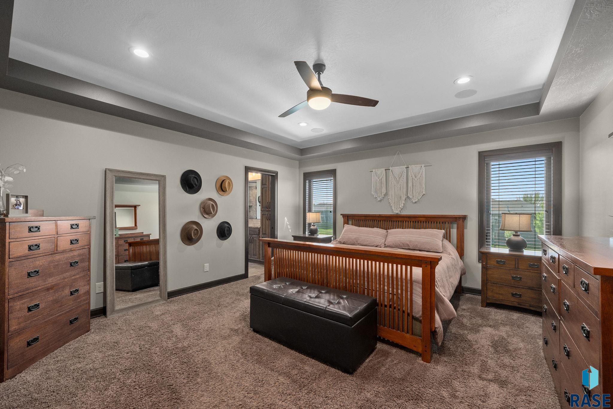 1301 Hyannis Port Ln, Sioux Falls